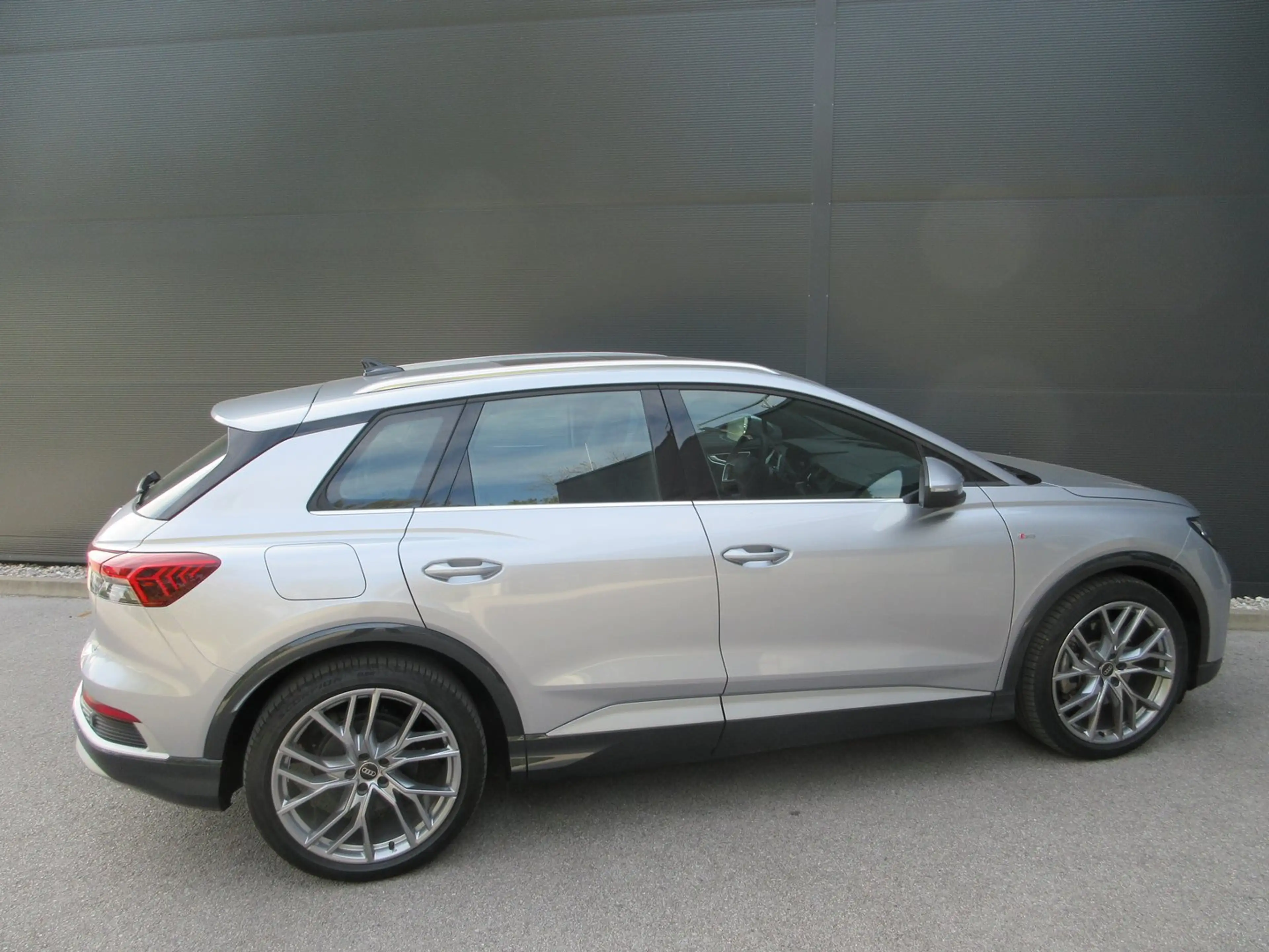 Audi Q4 e-tron Audi Q4 45 e-tron — photo 7
