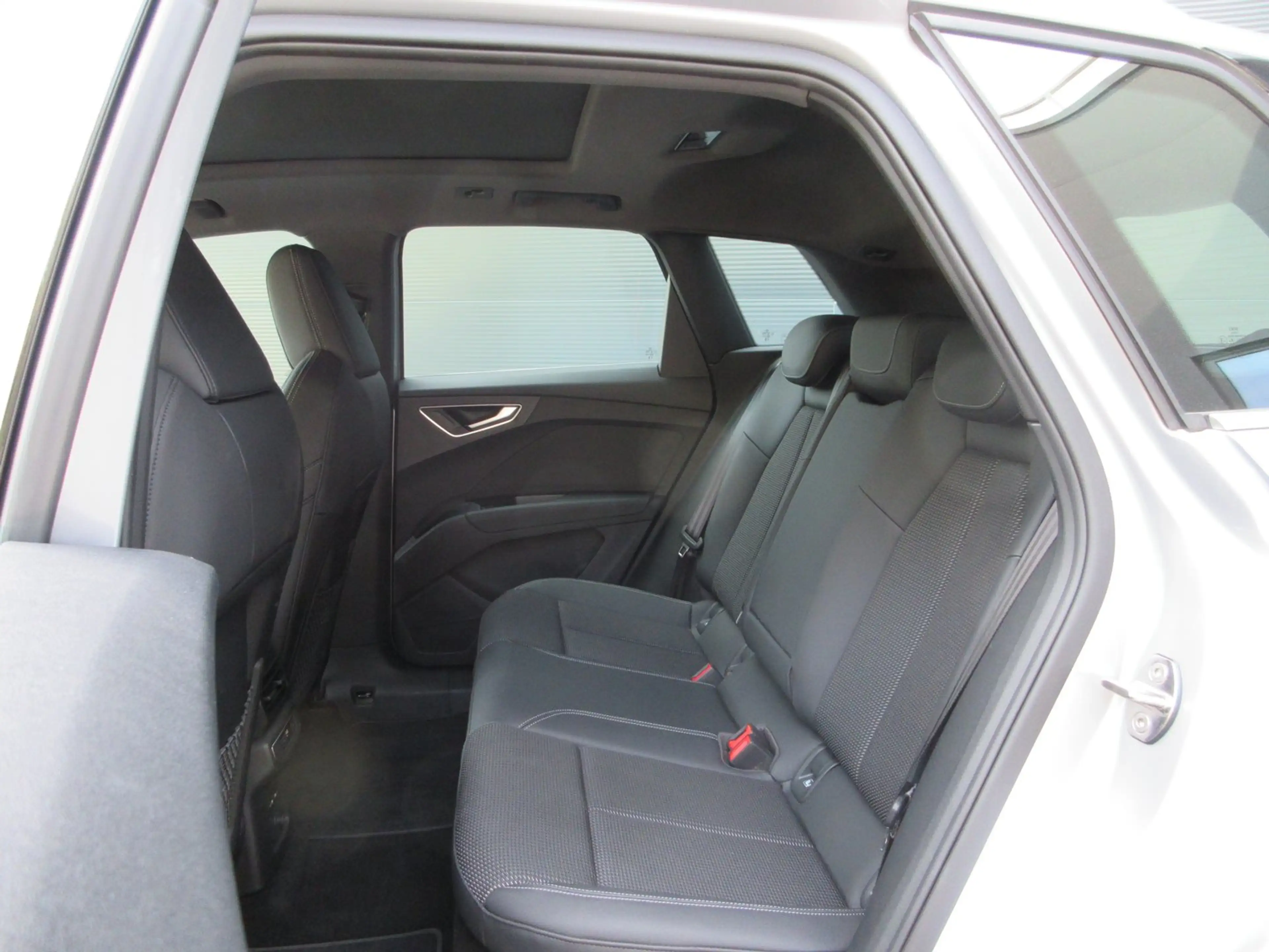 Audi Q4 e-tron Audi Q4 45 e-tron — photo 14