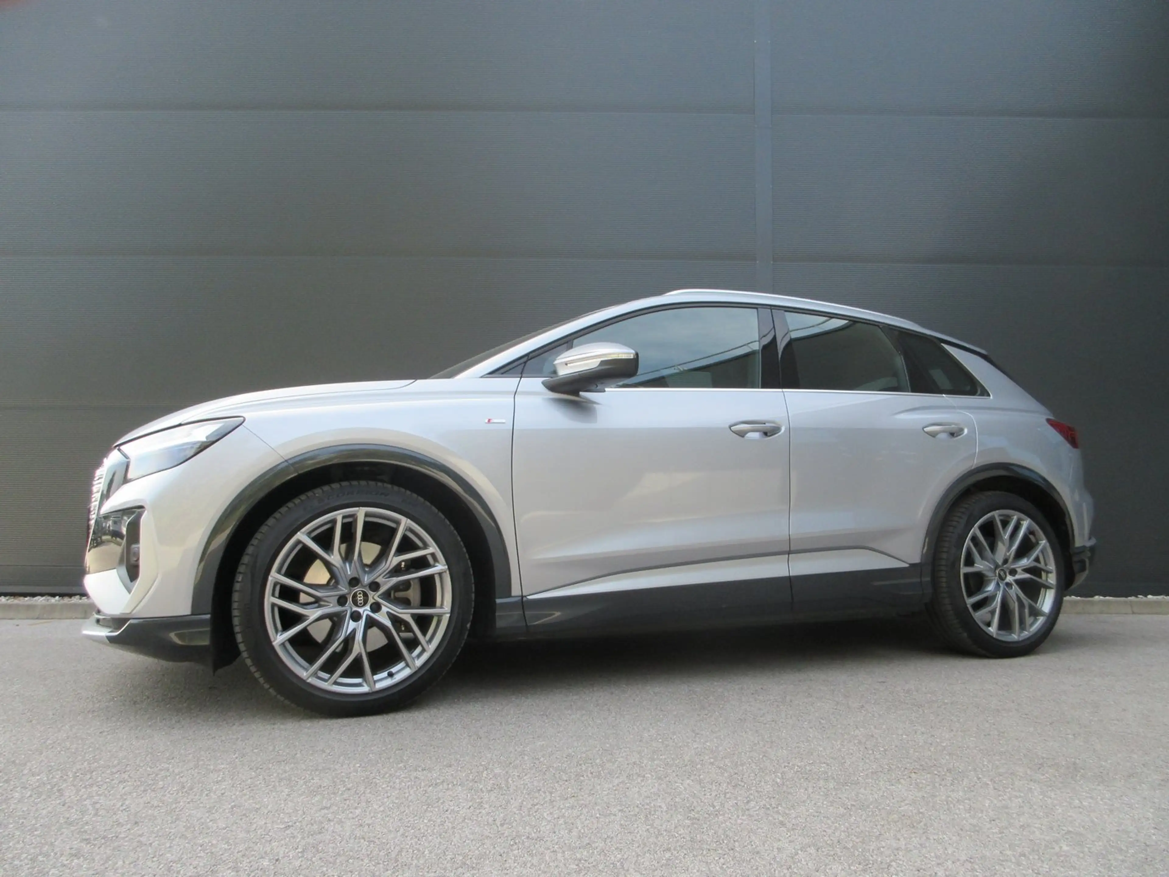 Audi Q4 e-tron Audi Q4 45 e-tron — photo 4