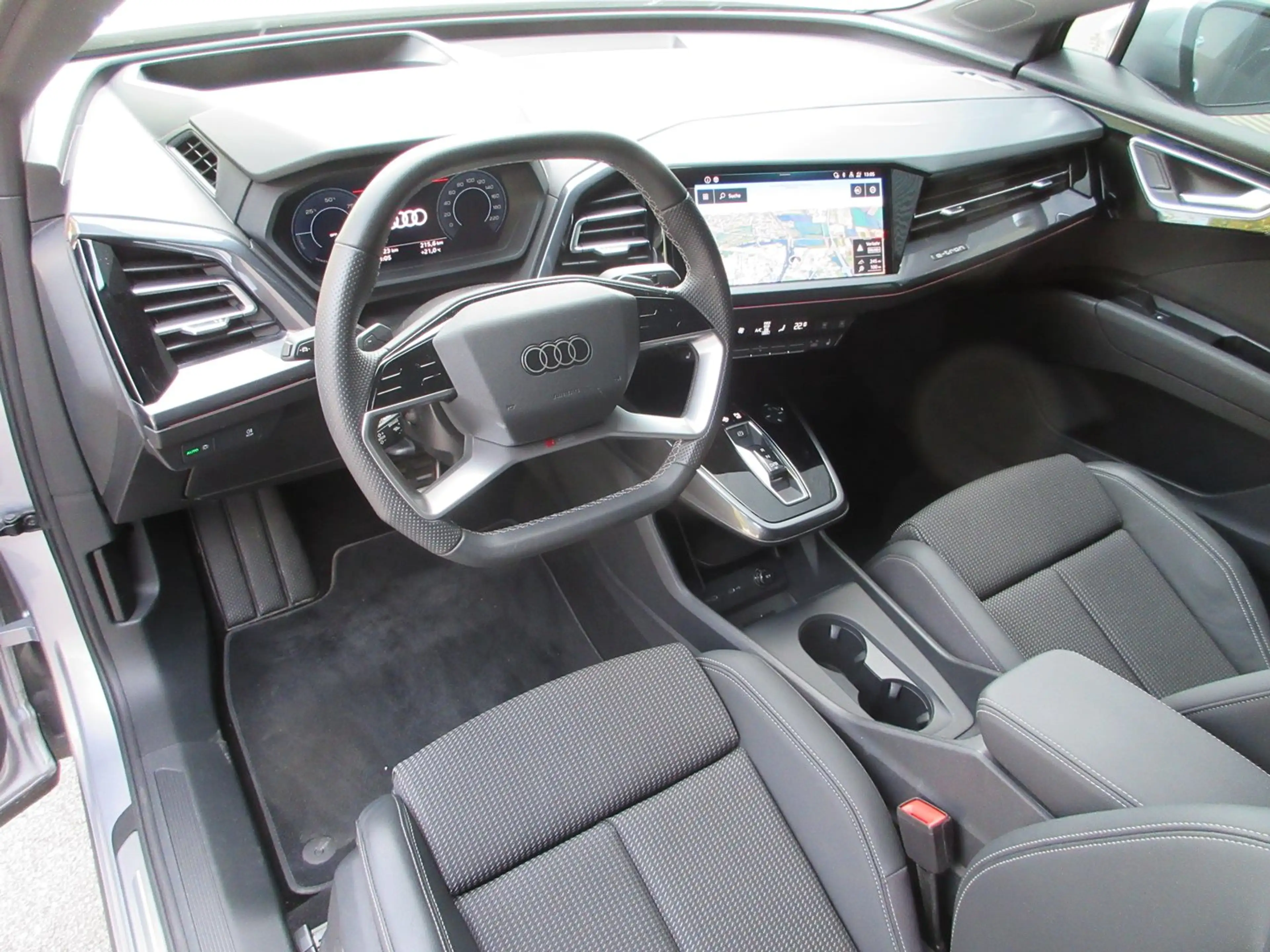 Audi Q4 e-tron Audi Q4 45 e-tron — photo 12