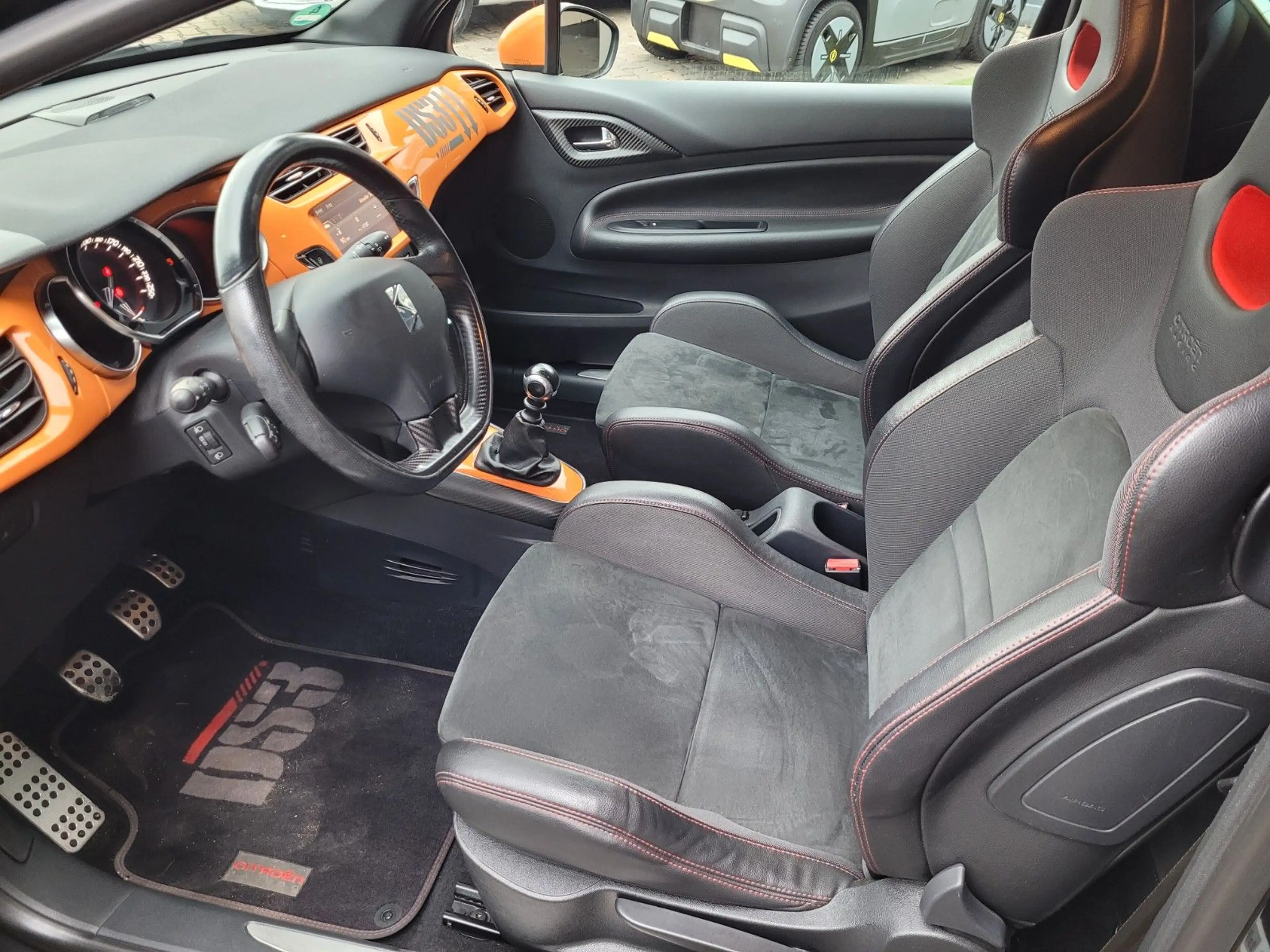Citroen DS3 Racing*SCHECKHEFT*SEHR GEPFLEGT*ALCANTARA*NA — photo 12