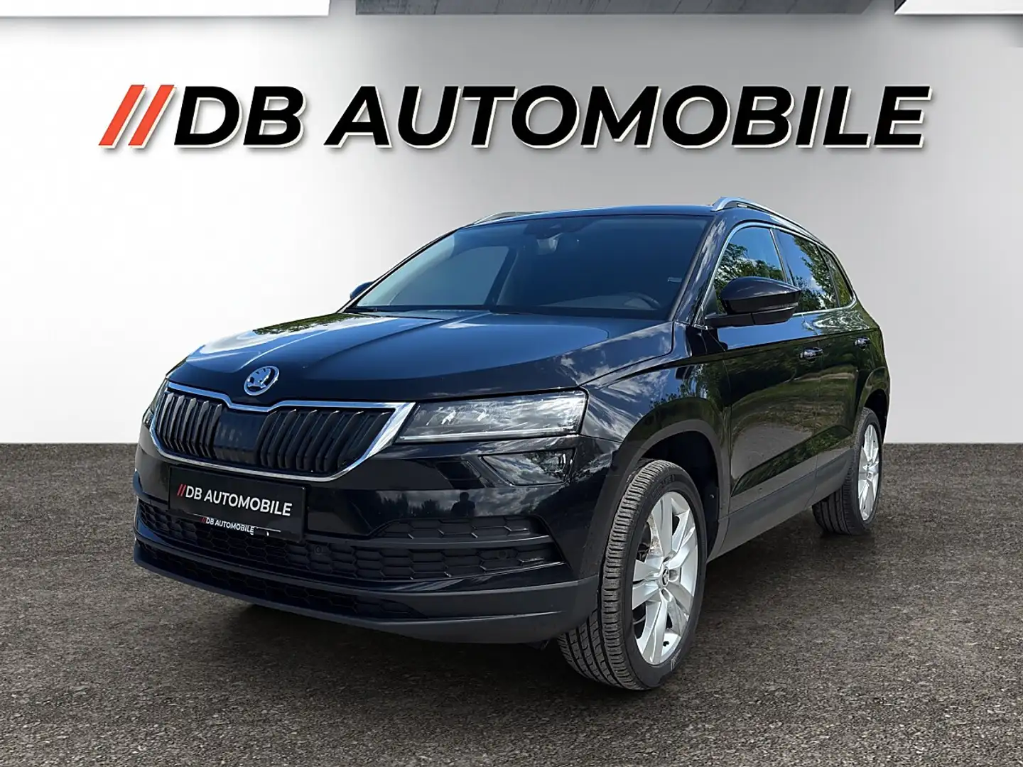 Skoda Karoq 2,0 TDI Style SC DSG Aut. Front-Line-Side-Assis... Schwarz - 1