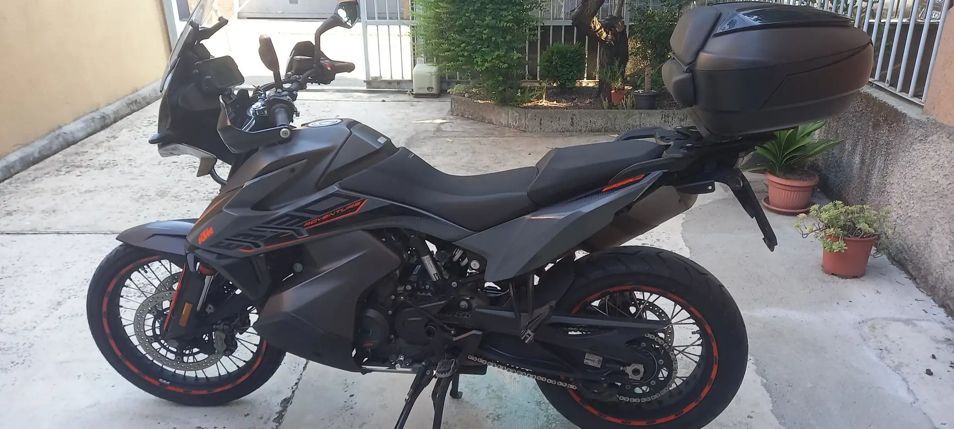 KTM 890 Adventure - 1