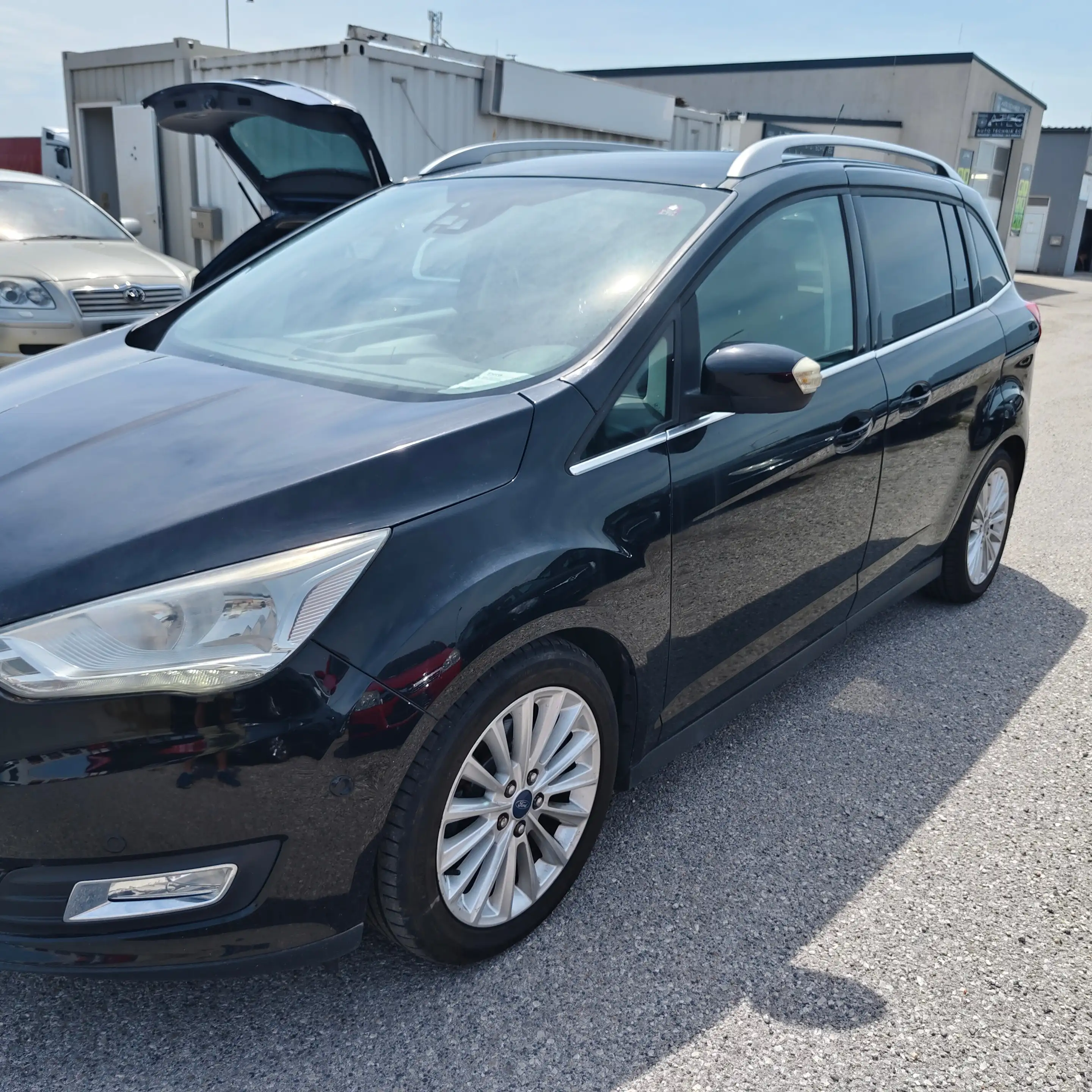 Ford C-Max C-MAX Titanium 1,6 TDCi Titanium — photo 3