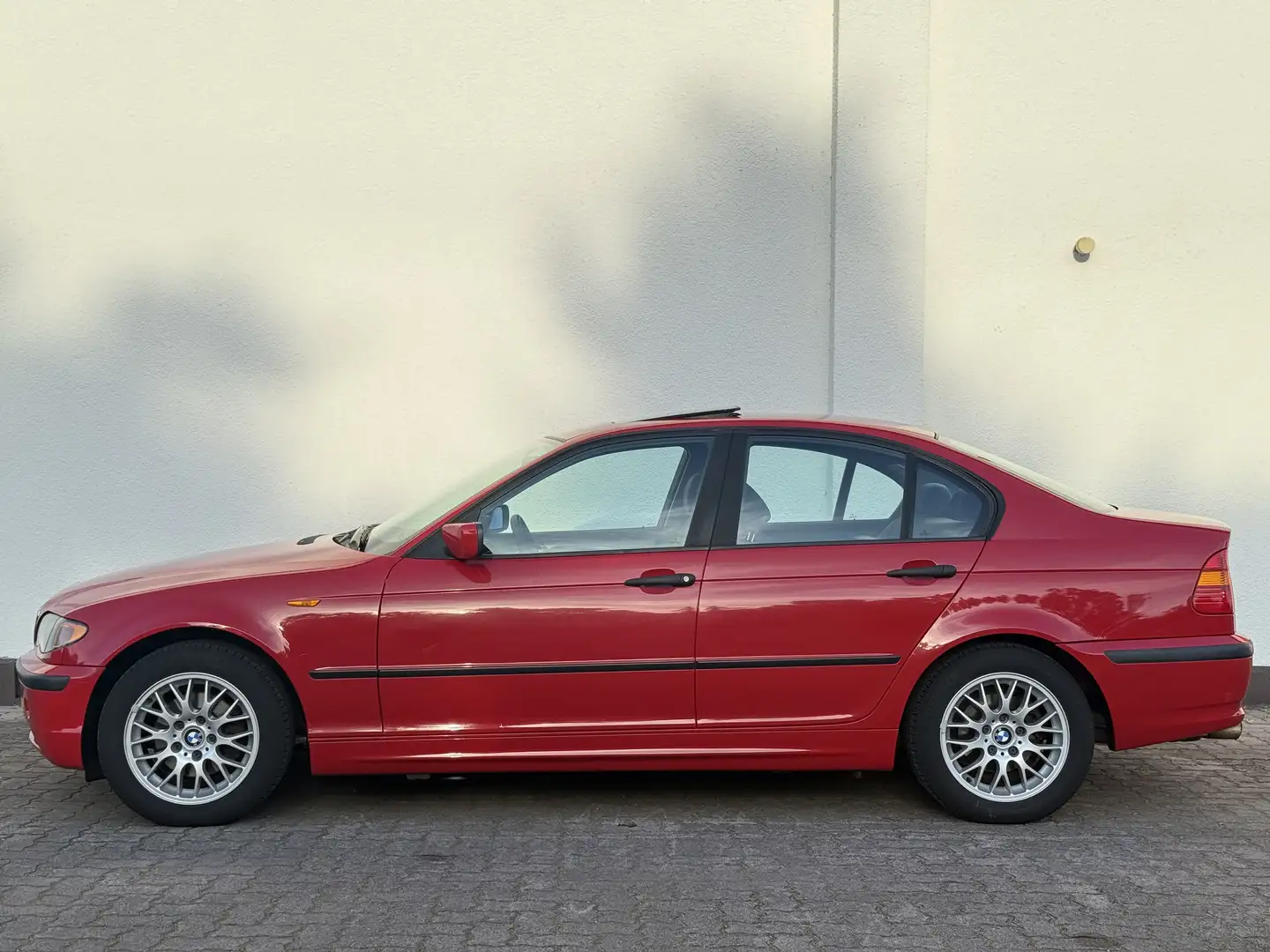 BMW 318 318i/119TKM/Schiebedach/AHK/HU06/27/Klima Rot - 2