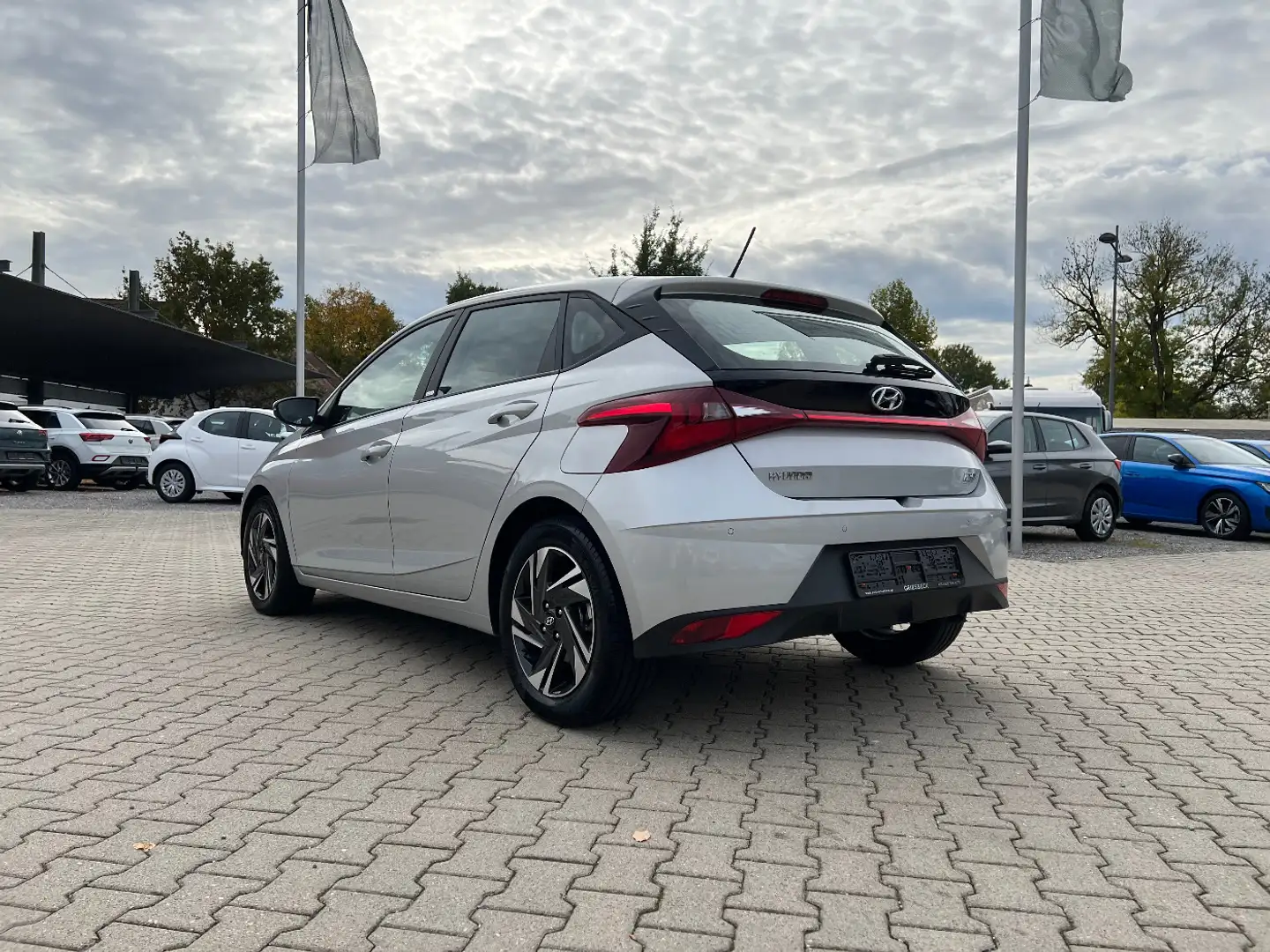 Hyundai i20 1.0 T-GDI Select *Sitzheizung Klima Alu* Silber - 2