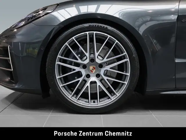 Porsche Panamera view 6