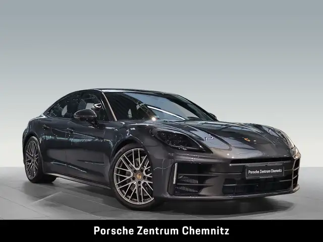 Porsche Panamera view 9