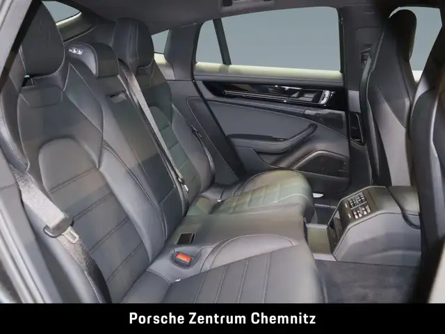 Porsche Panamera view 8
