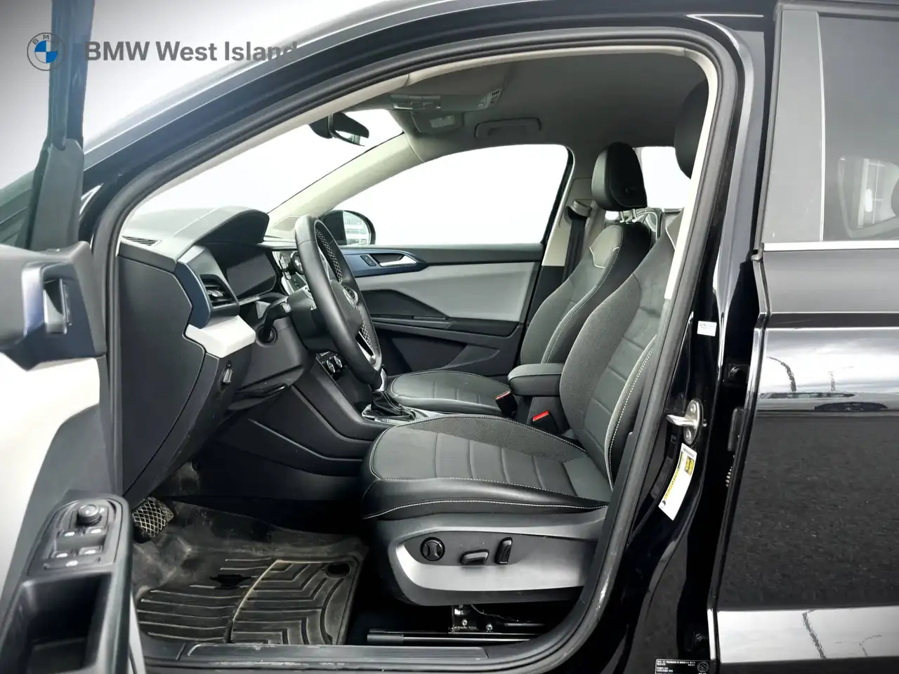 Volkswagen Taos photo Volkswagen Taos
