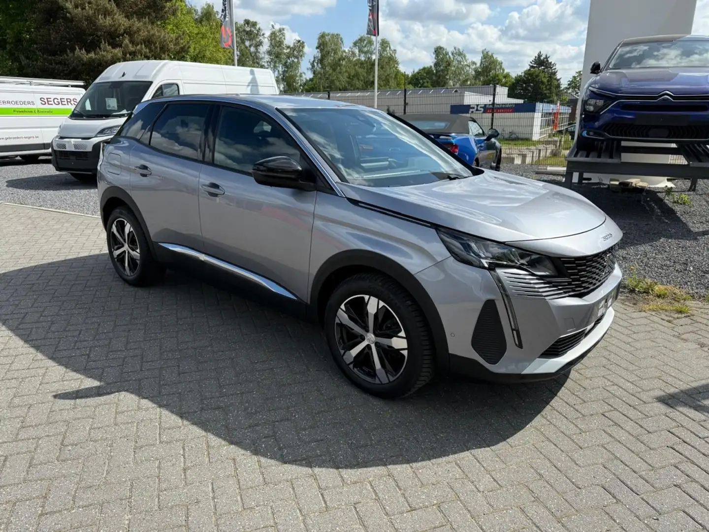 Peugeot 3008 1.2 Turbo 130 Allure Pack Gris - 2