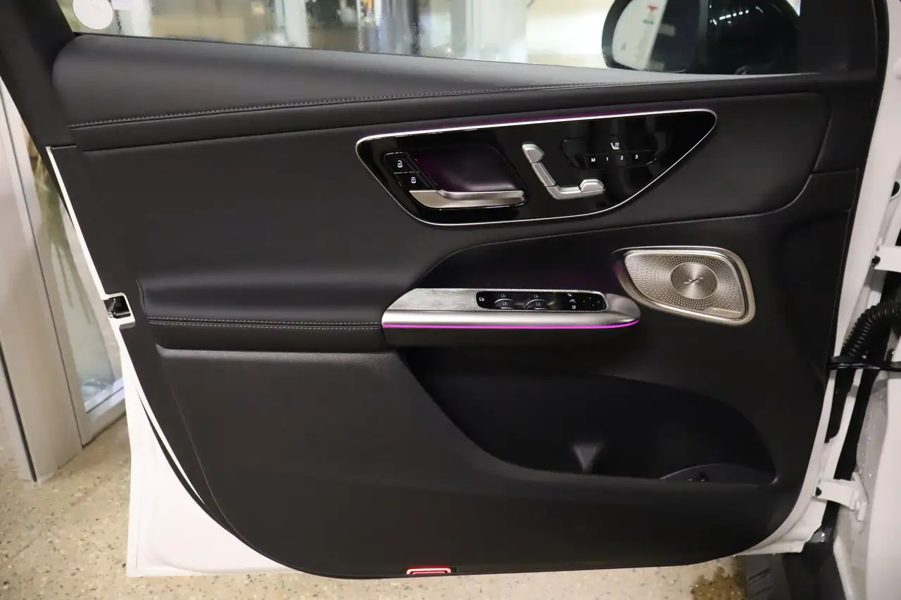 Mercedes-Benz GLC снимка Mercedes-Benz GLC