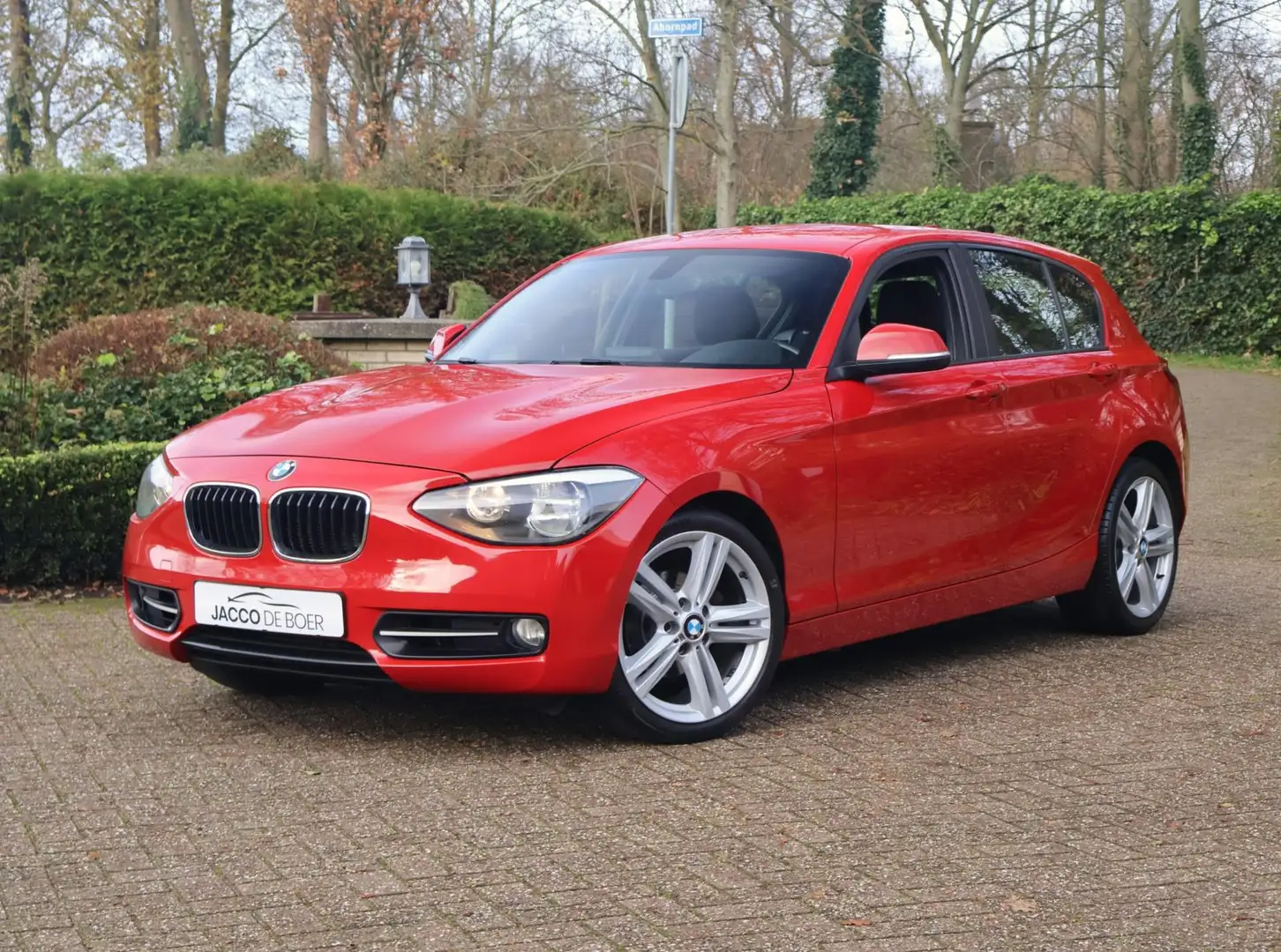 BMW 116 1-serie 116i M-Sport 136pk 18"/Sportchass/Stoelver Rot - 1