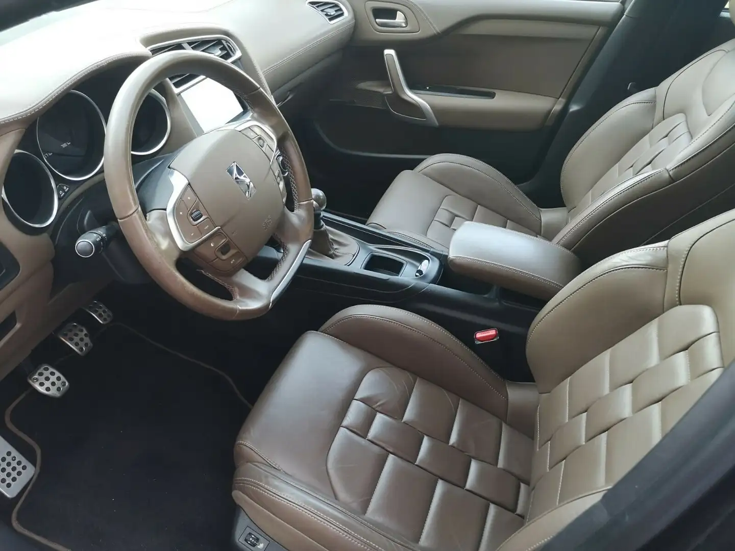 Citroen DS4 DS4 1.6 THP 200 SportChic Schwarz - 2