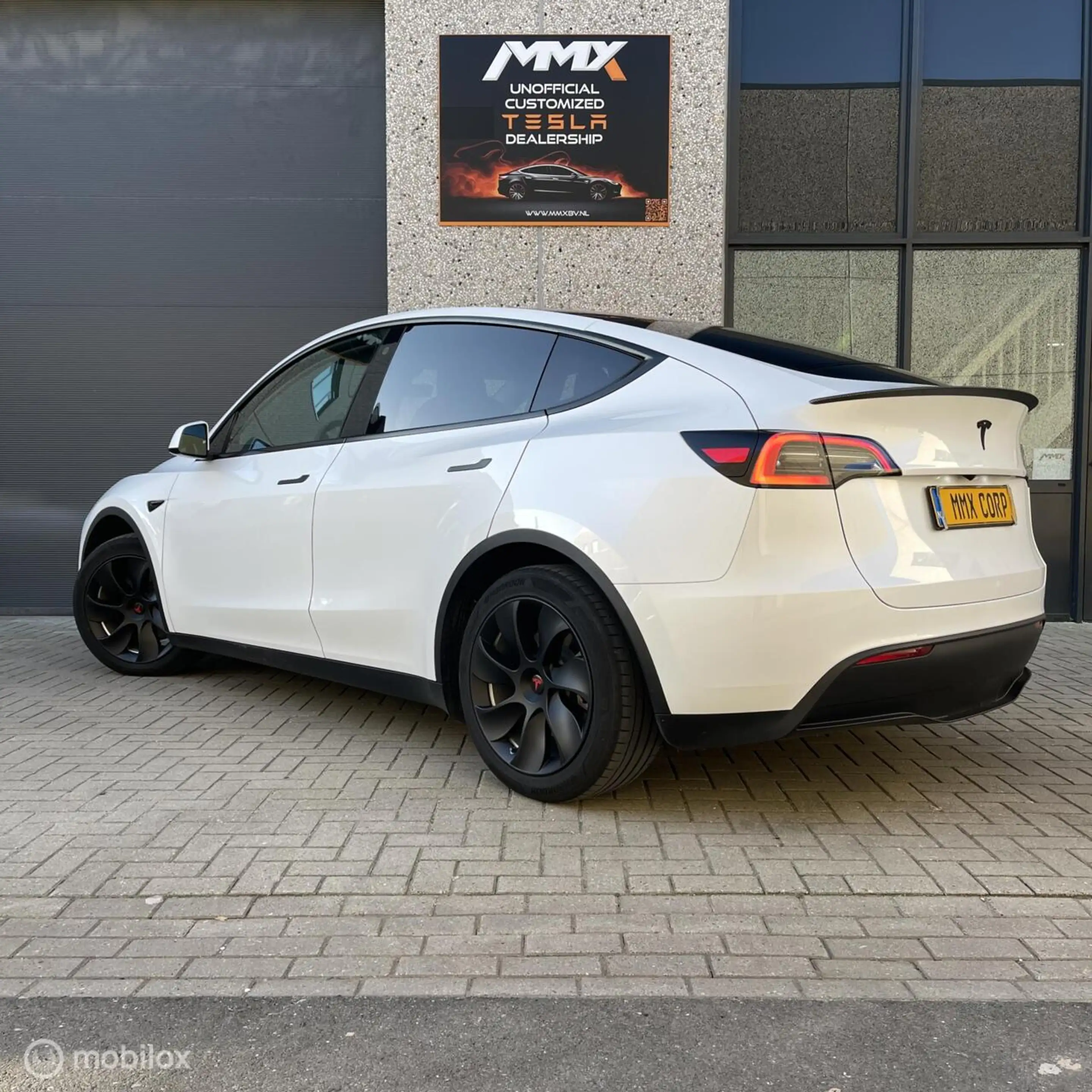 Tesla Model Y + MMX PACK + IAP + 20" — photo 7