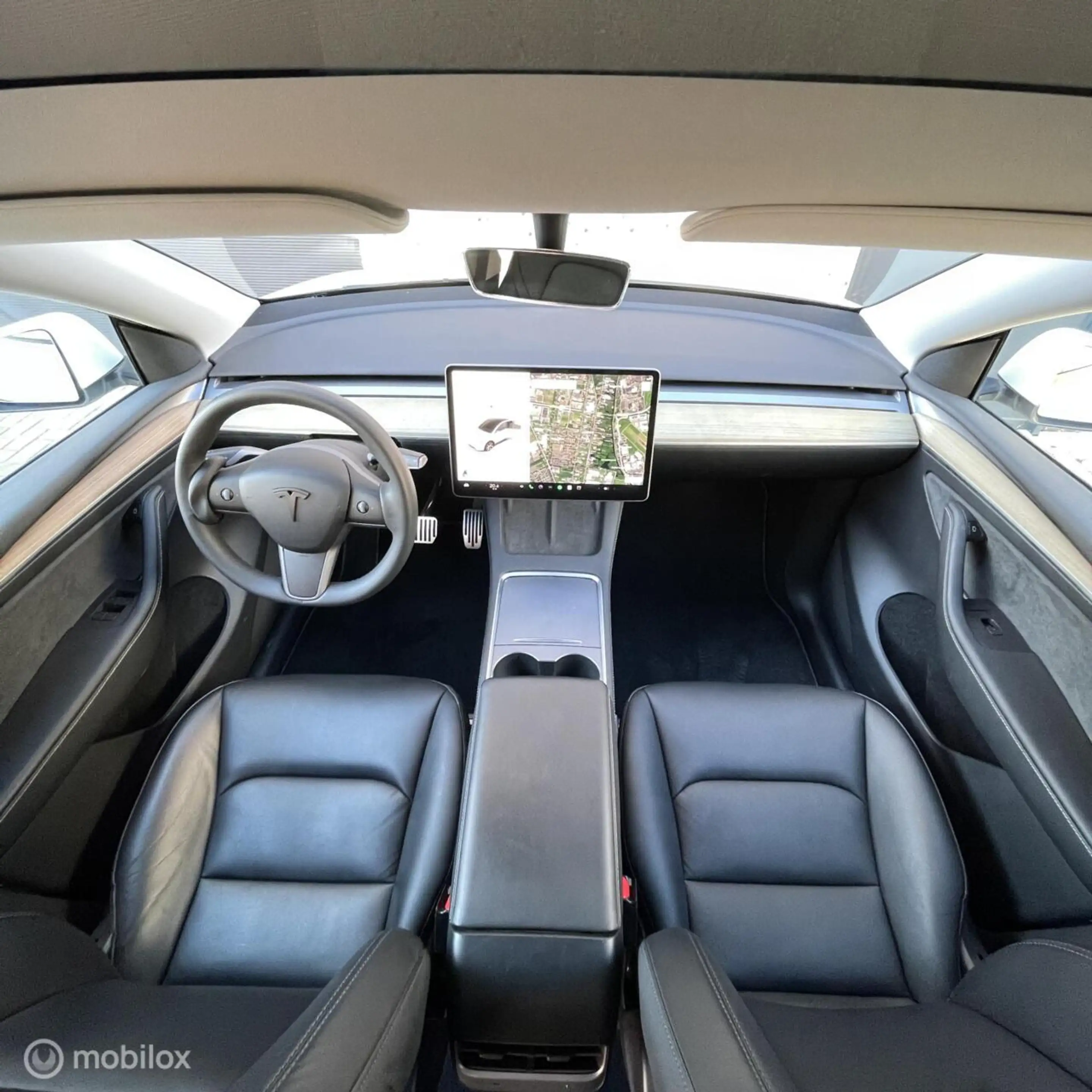 Tesla Model Y + MMX PACK + IAP + 20" — photo 11