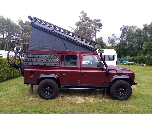 Imagine Land Rover Defender 110 DPF Station Wagon SE