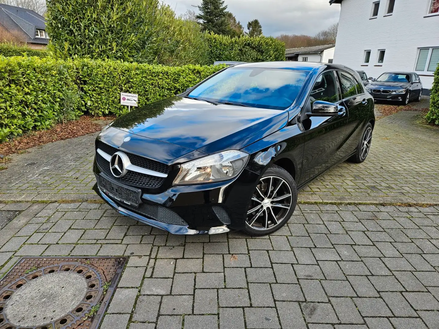 Mercedes-Benz A 160 Navi Klima Facelift Schwarz - 2