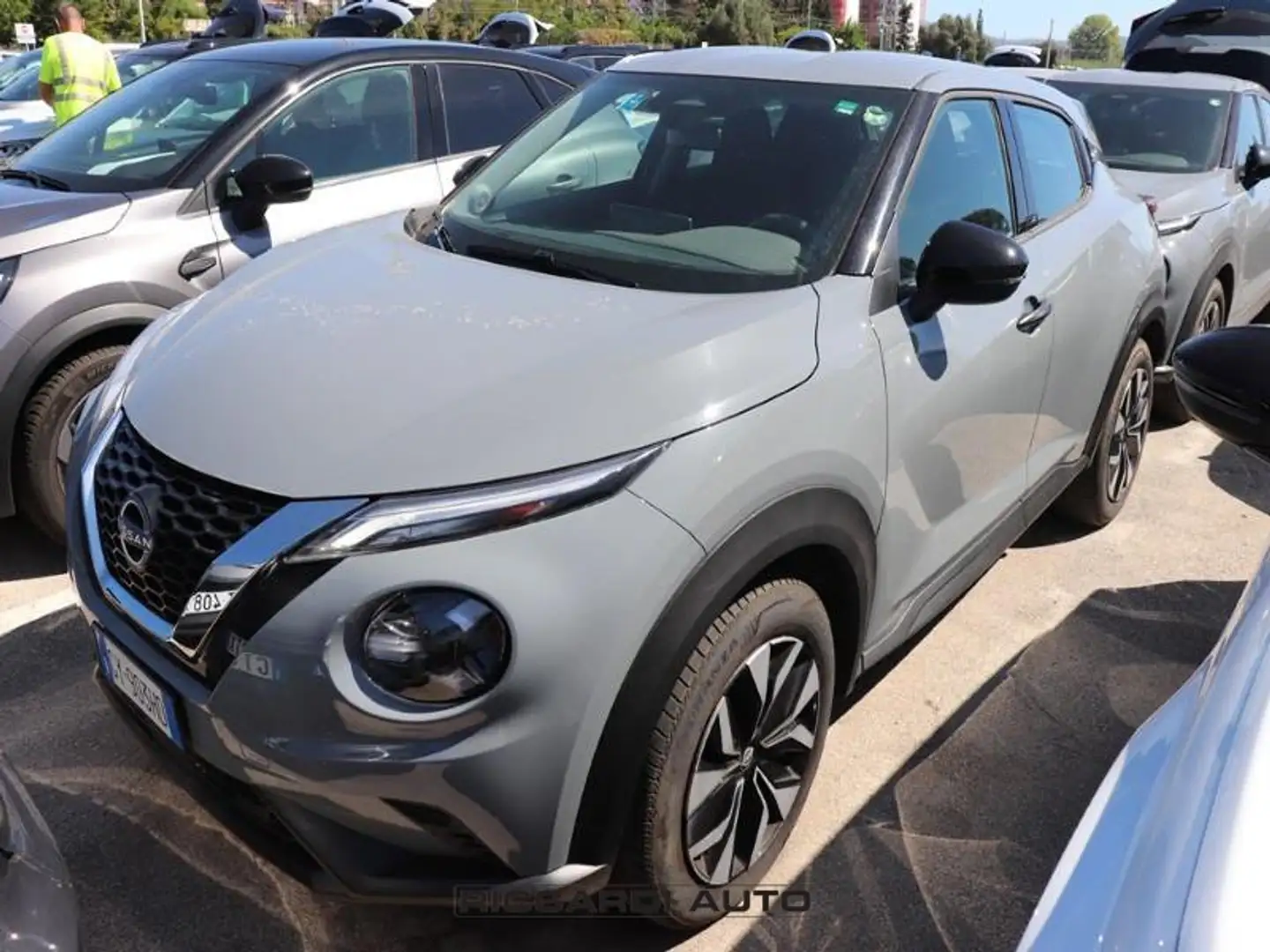 Nissan Juke 2ª serie 1.0 DIG-T 114 CV DCT Acenta Gris - 1