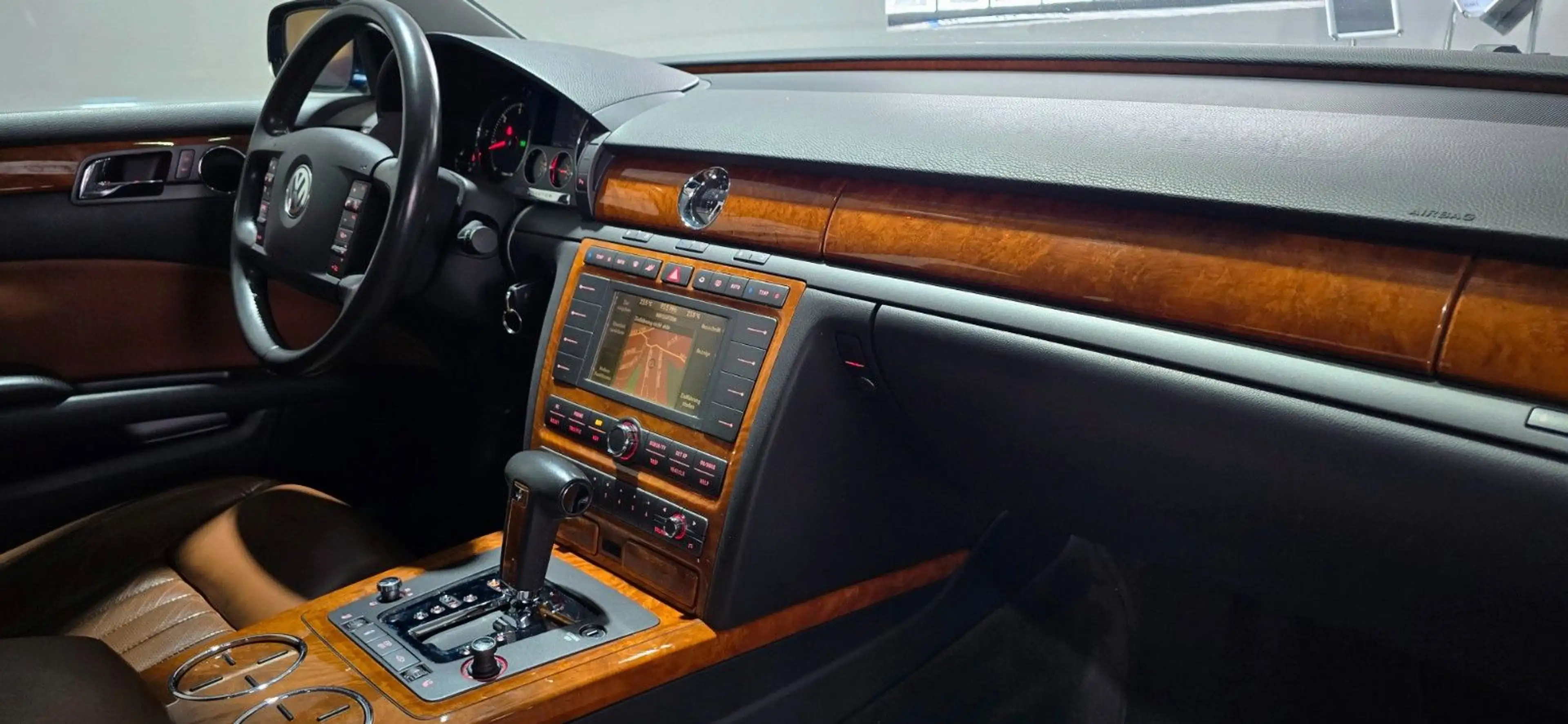 Volkswagen Phaeton V6 TDI 4Motion*INDIVIDUAL*MASSAGE*SITZKL — photo 40