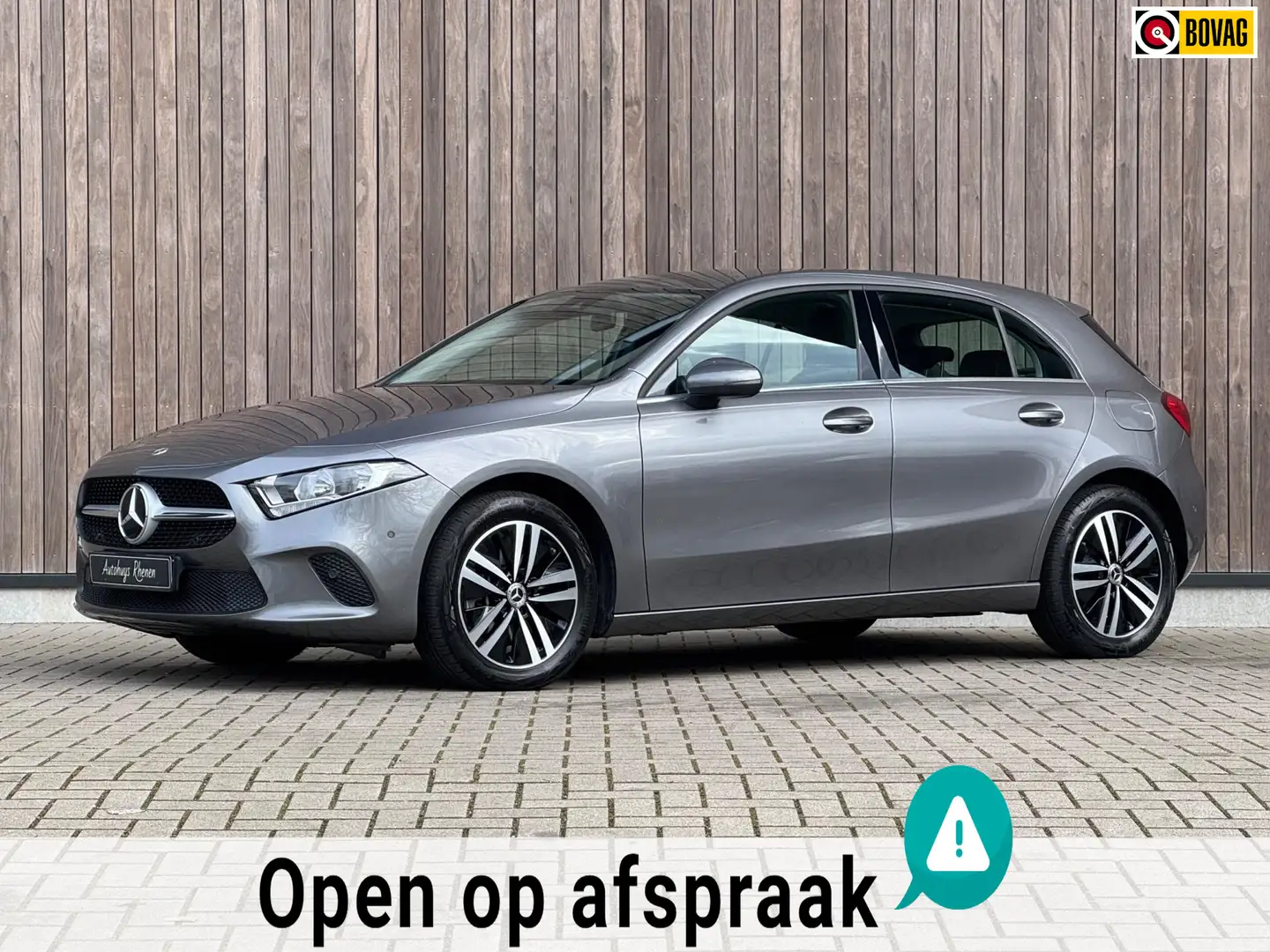 Mercedes-Benz A 250 e Premium / Apple Carplay / Grijs - 1