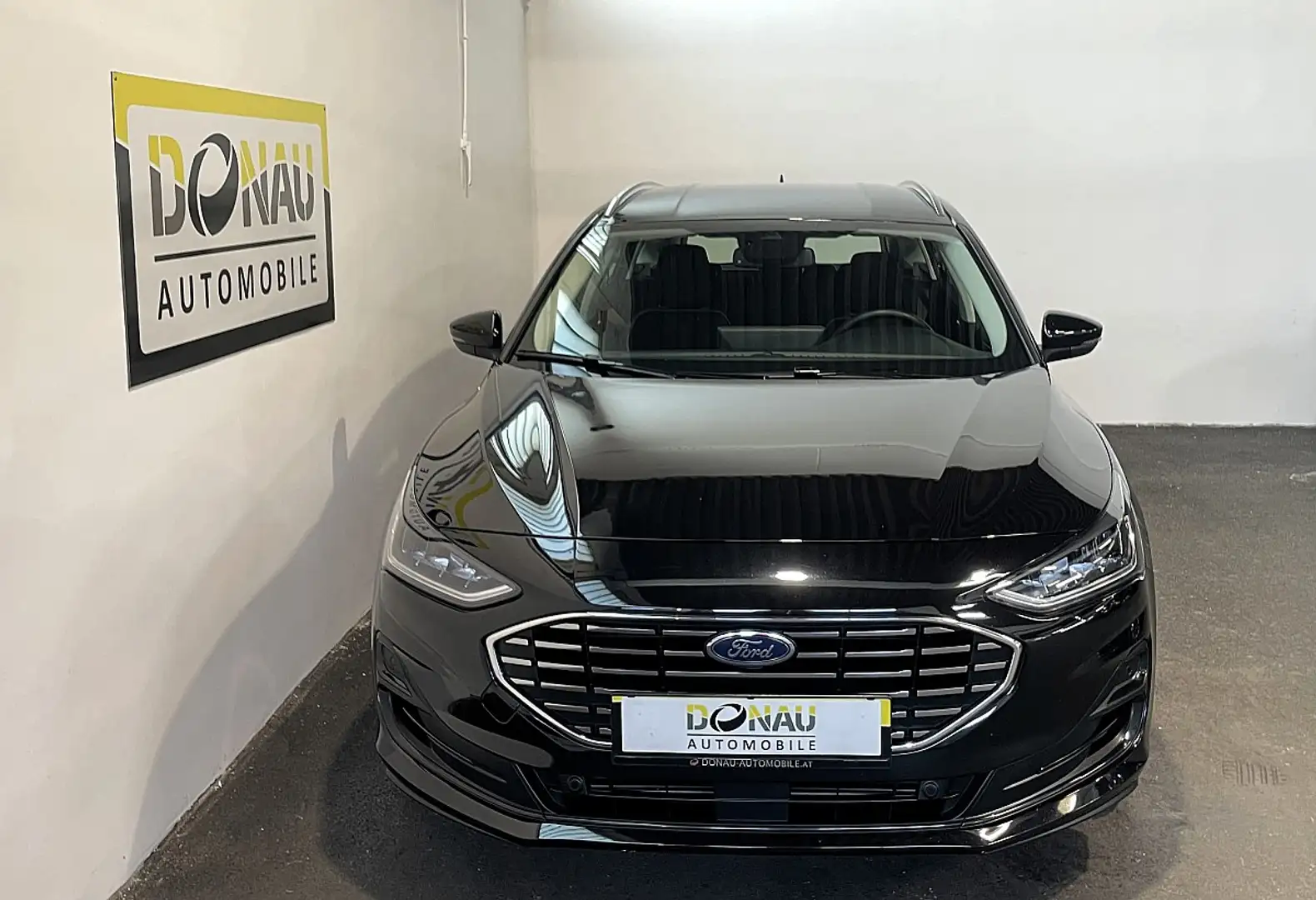 Ford Focus Turnier 1,0 EcoBoost Titanium * Navi * GARANTIE * Schwarz - 2