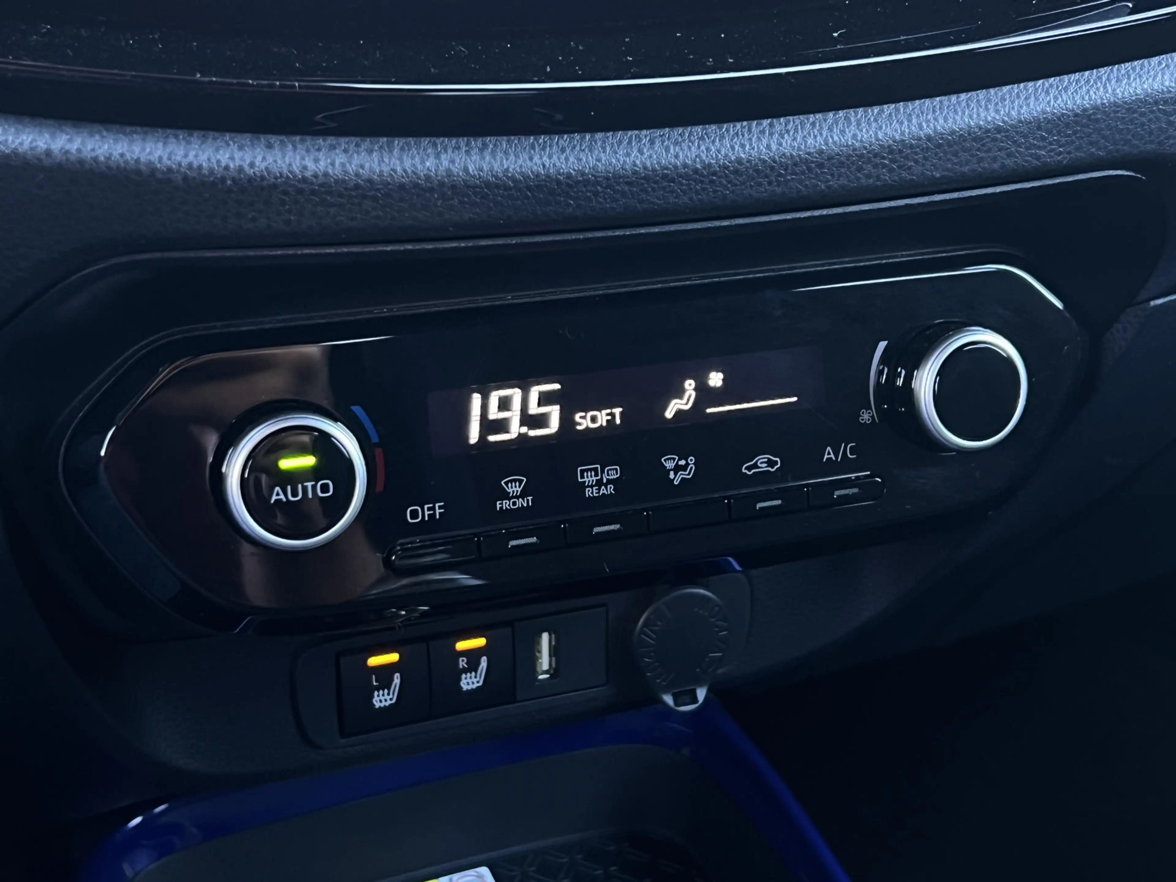 Toyota Aygo X 1.0 VVT-i MT Pulse | Navi | PDC | Camera | DAB | S — photo 23
