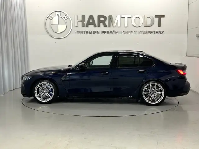 BMW M3 view 3