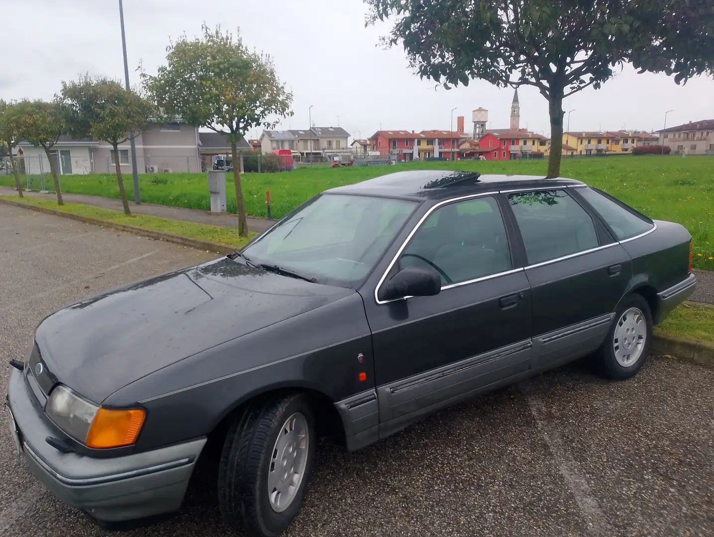 Ford Scorpio 5p 2.0i Ghia - 1