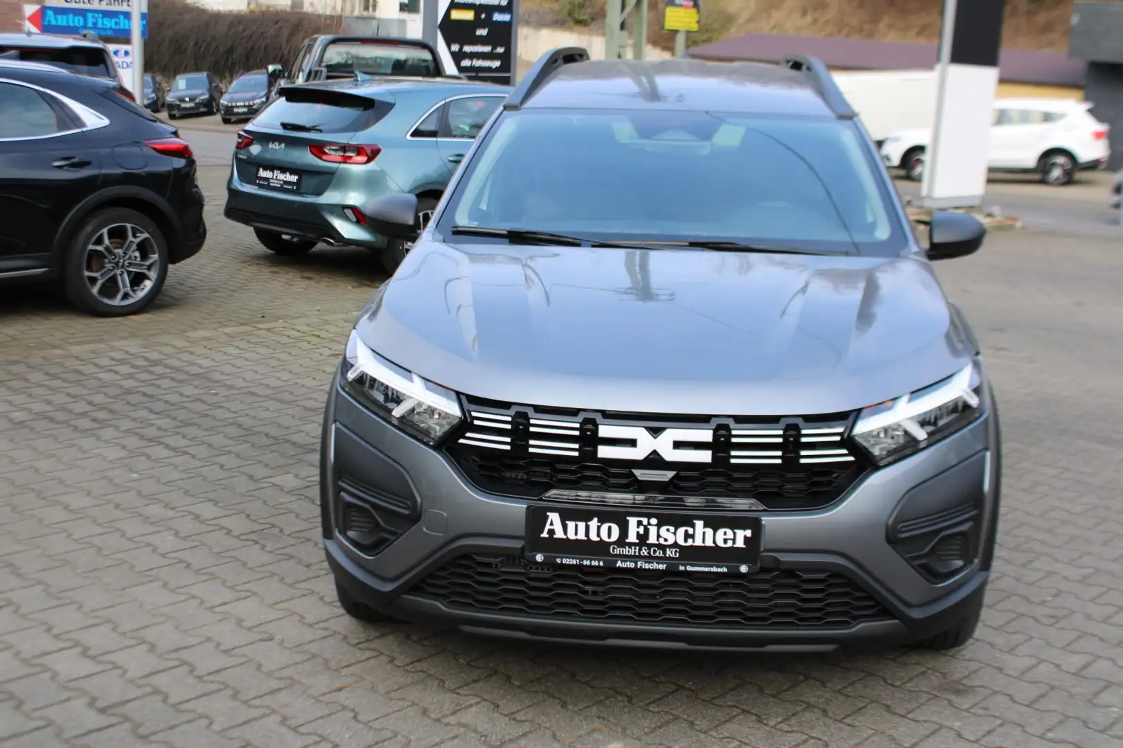 Dacia Jogger 1.0 TCe 100 ECO-G Essential (EURO 6e) 1.0 TCe 100 Grijs - 1