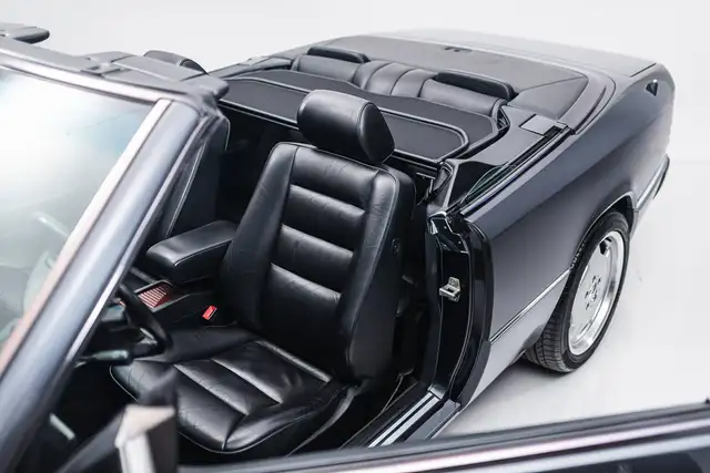 Mercedes-Benz 300 view 11