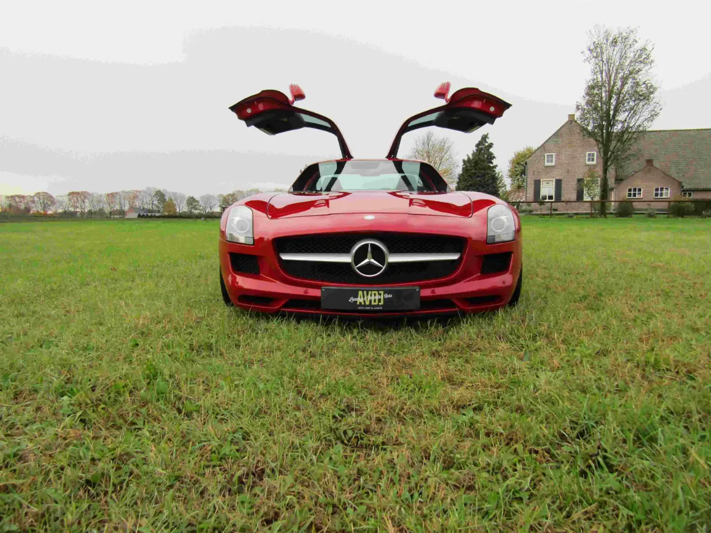 Mercedes-Benz SLS AMG crvena - 1