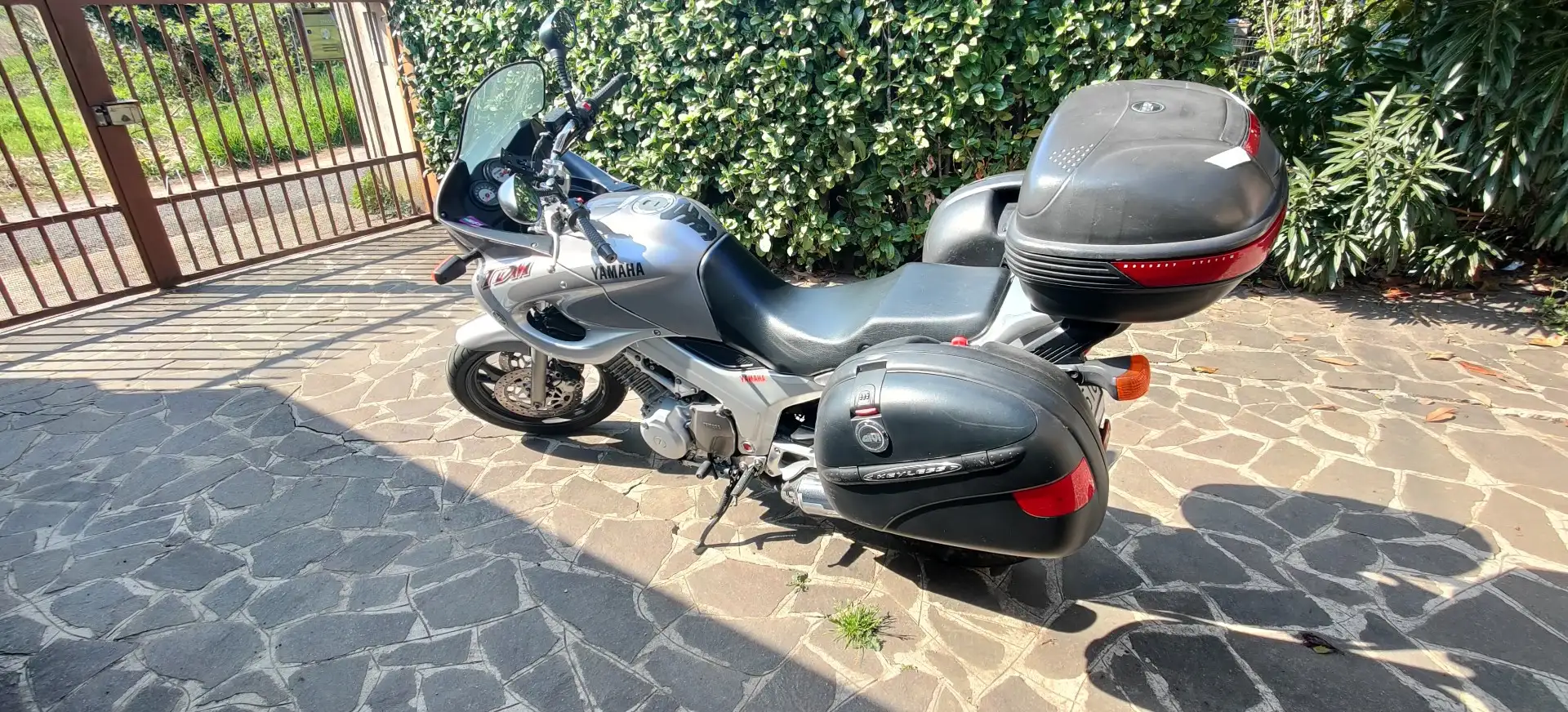Yamaha TDM 850 Šedá - 1