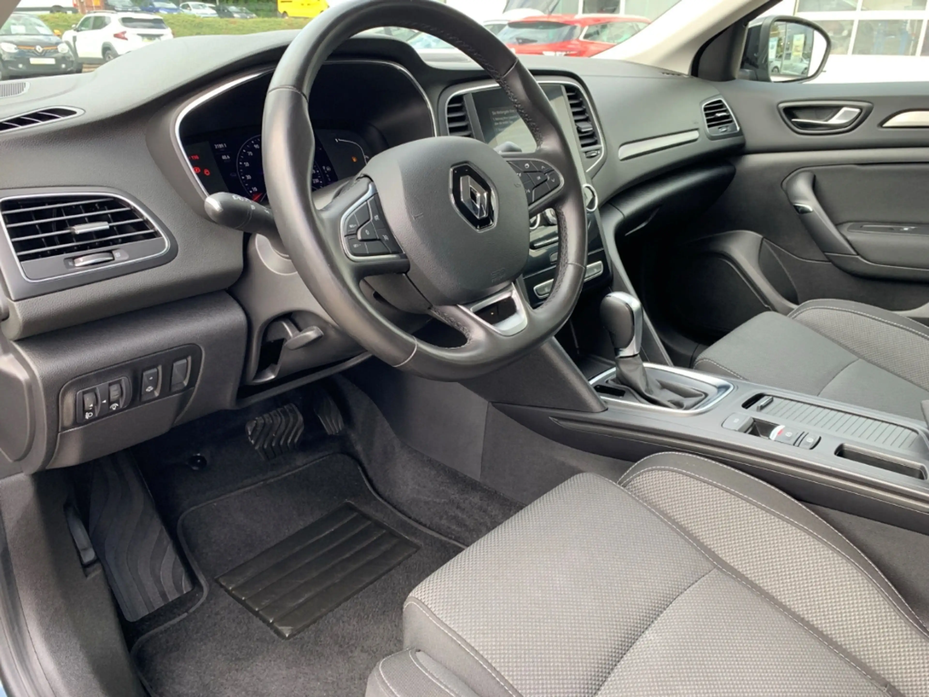 Renault Megane GRANDTOUR EQUILIBRE 1.5 dCi 115 SHZ+NAVI — photo 10