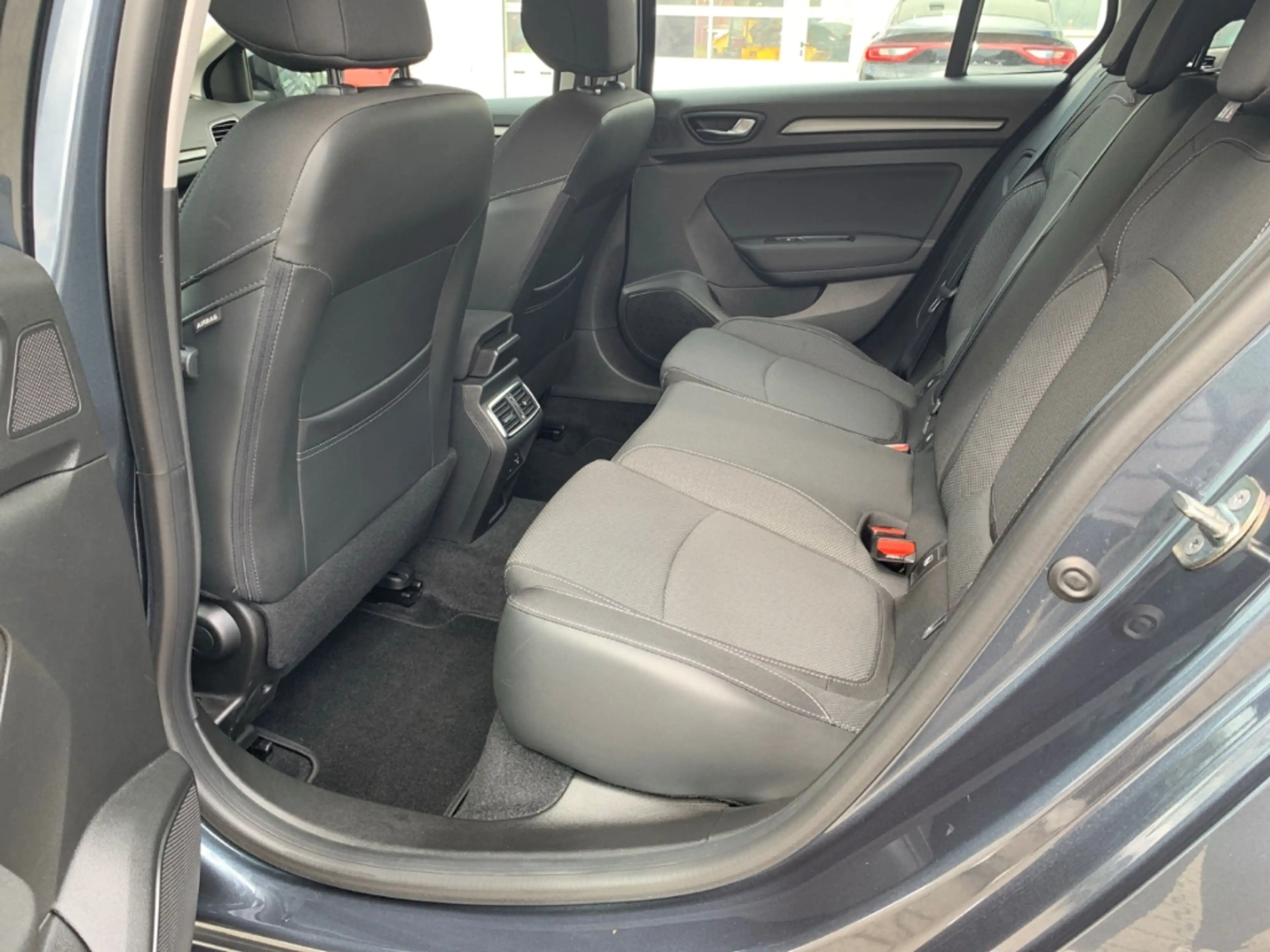 Renault Megane GRANDTOUR EQUILIBRE 1.5 dCi 115 SHZ+NAVI — photo 11