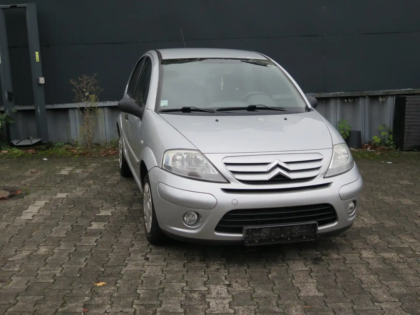 Citroen C3 1.4 Confort Tüv,11/2026,org 64Tkm, sehr gepfl. Silber - 2