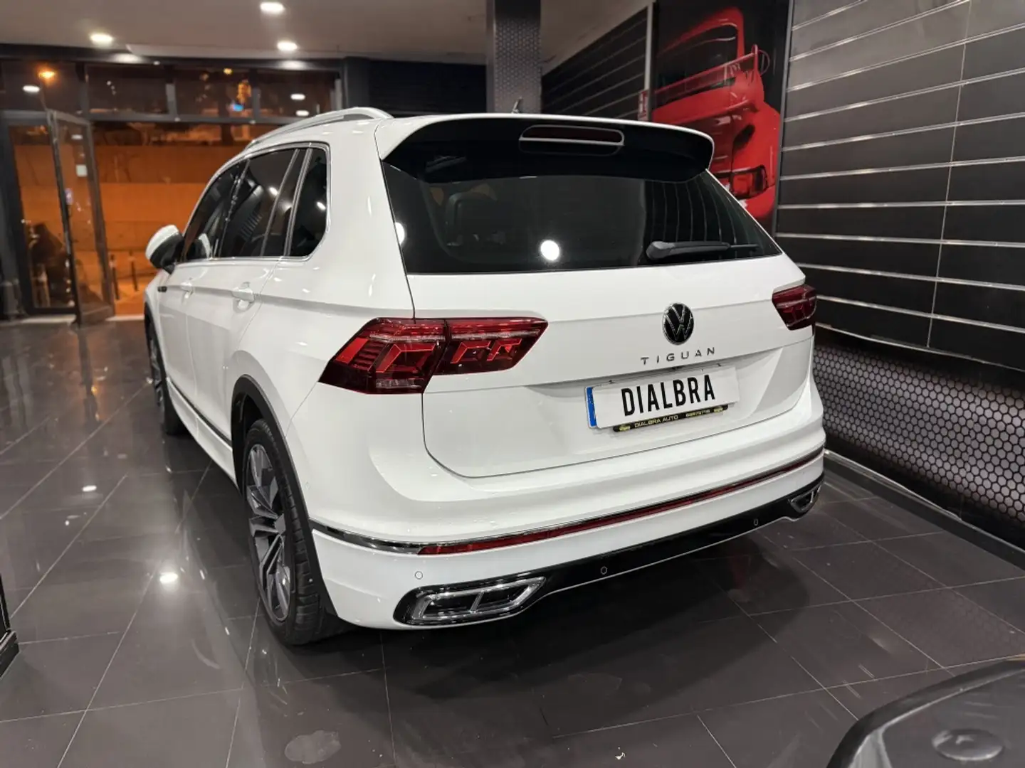 Volkswagen Tiguan 2.0TDI R-Line DSG 110kW Blanco - 1