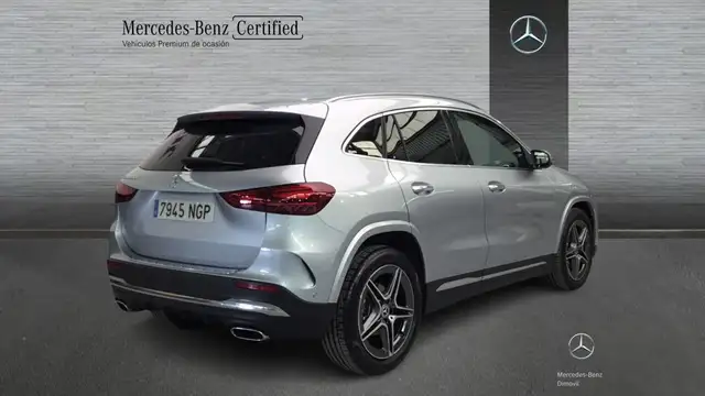 Mercedes-Benz Gla view 2