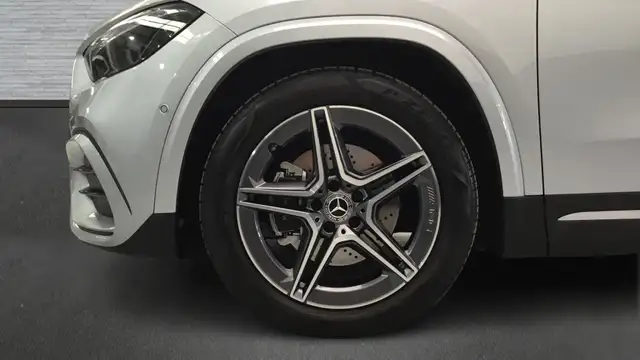 Mercedes-Benz Gla view 5