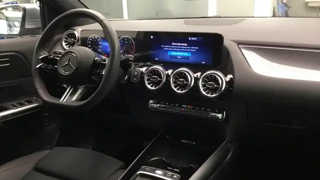 Mercedes-Benz Gla view 10