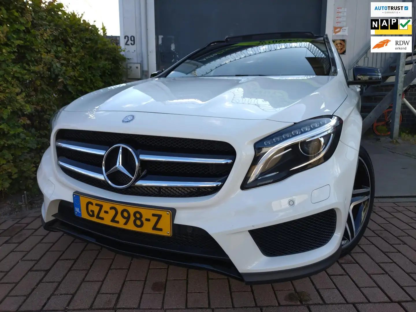 Mercedes-Benz GLA 200 Ambition Dealer onderhouden ! Blanc - 1