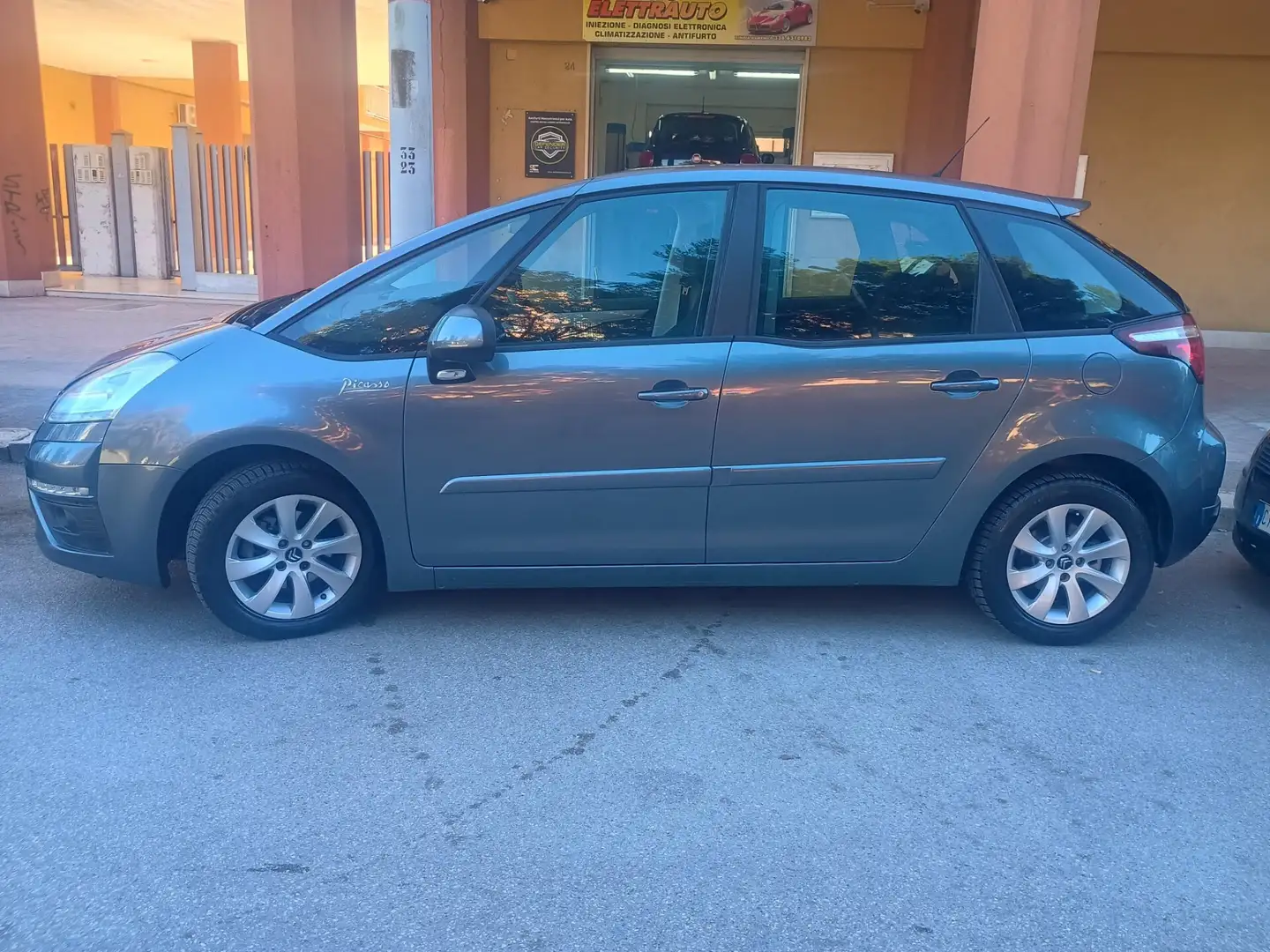 Citroen C4 Picasso 1.6 HDi 110 FAP Seduction Grigio - 2