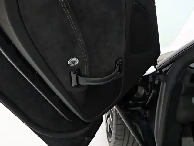 Maserati MC20 view 6