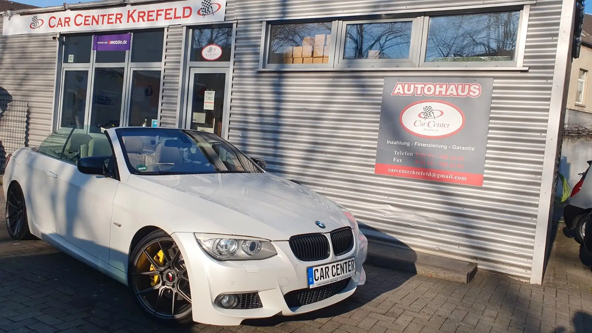 BMW 335 i Cabrio M Paket + Edition + DKG + Weiß - 1