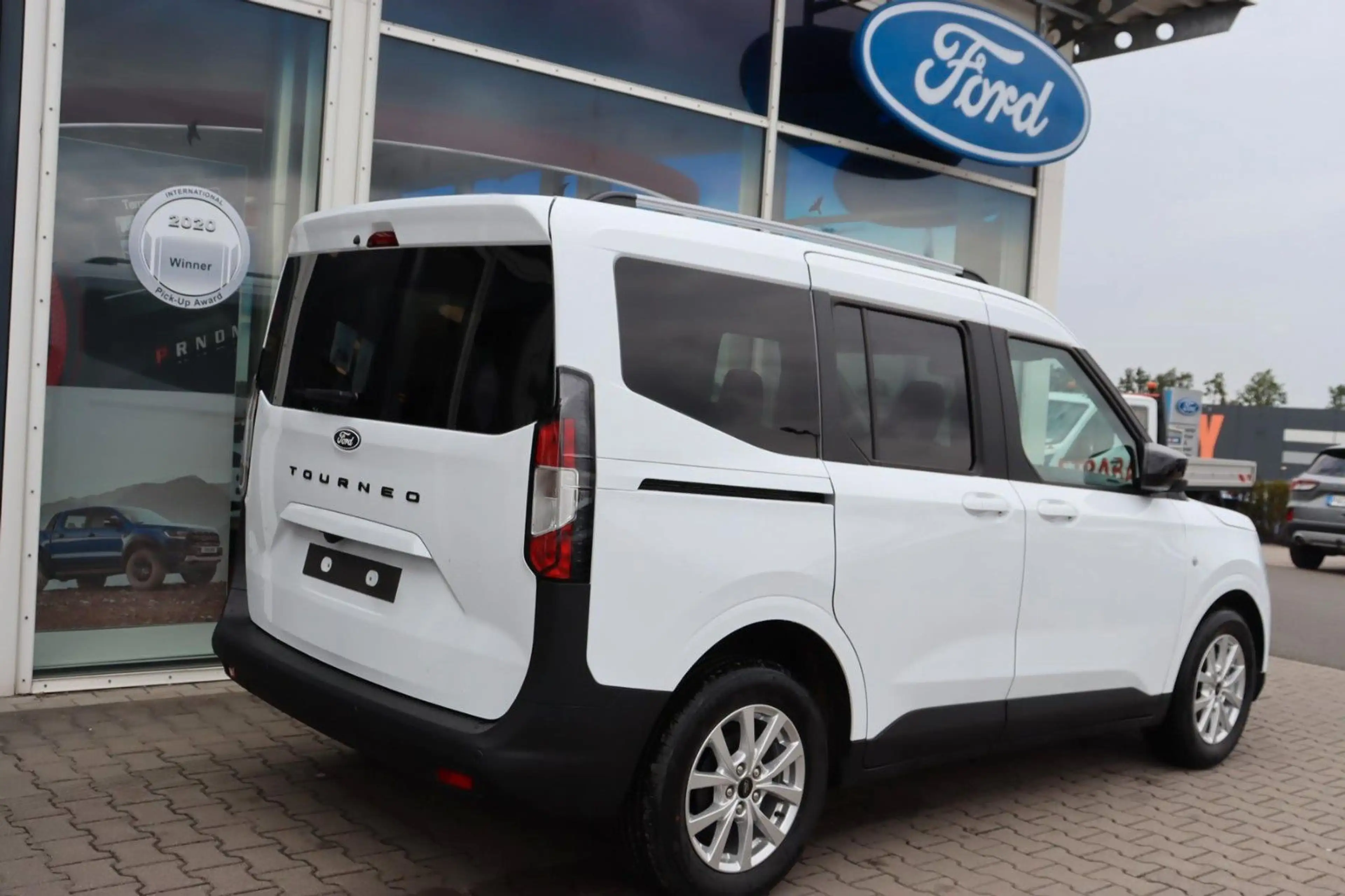 Ford Tourneo Courier Titanium 1.0 EcoB. 2,99%* AHK — photo 8