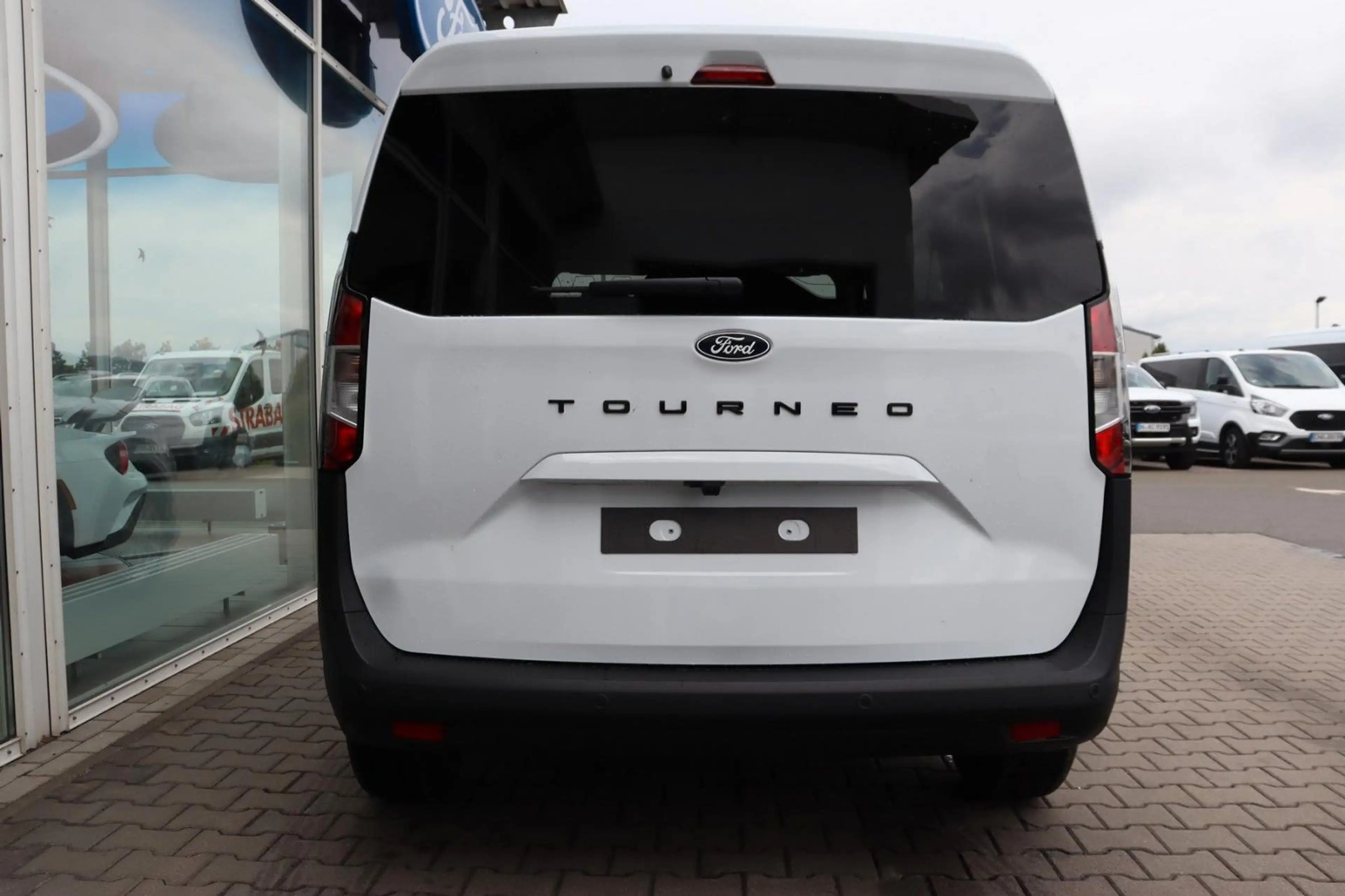 Ford Tourneo Courier Titanium 1.0 EcoB. 2,99%* AHK — photo 9