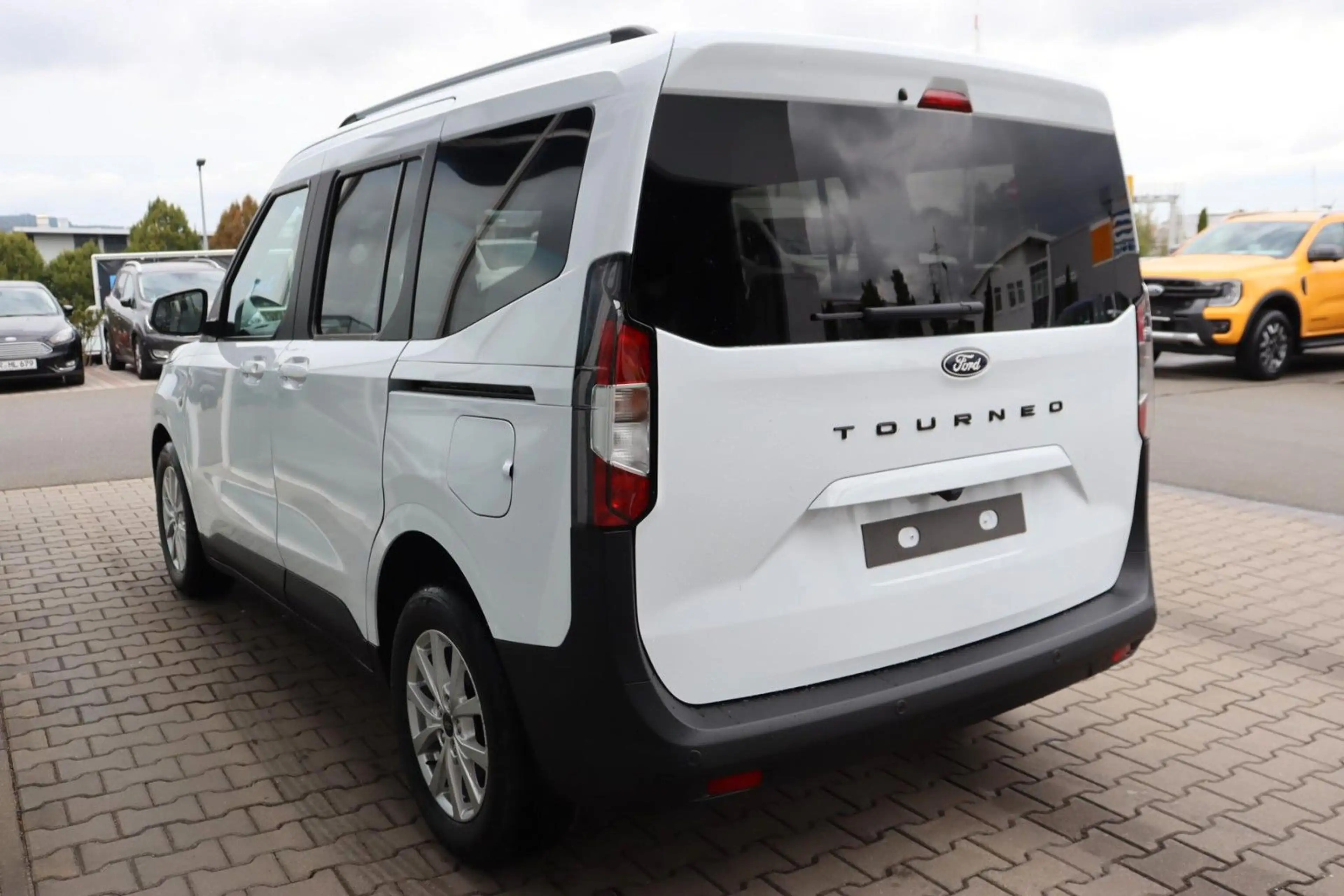 Ford Tourneo Courier Titanium 1.0 EcoB. 2,99%* AHK — photo 7
