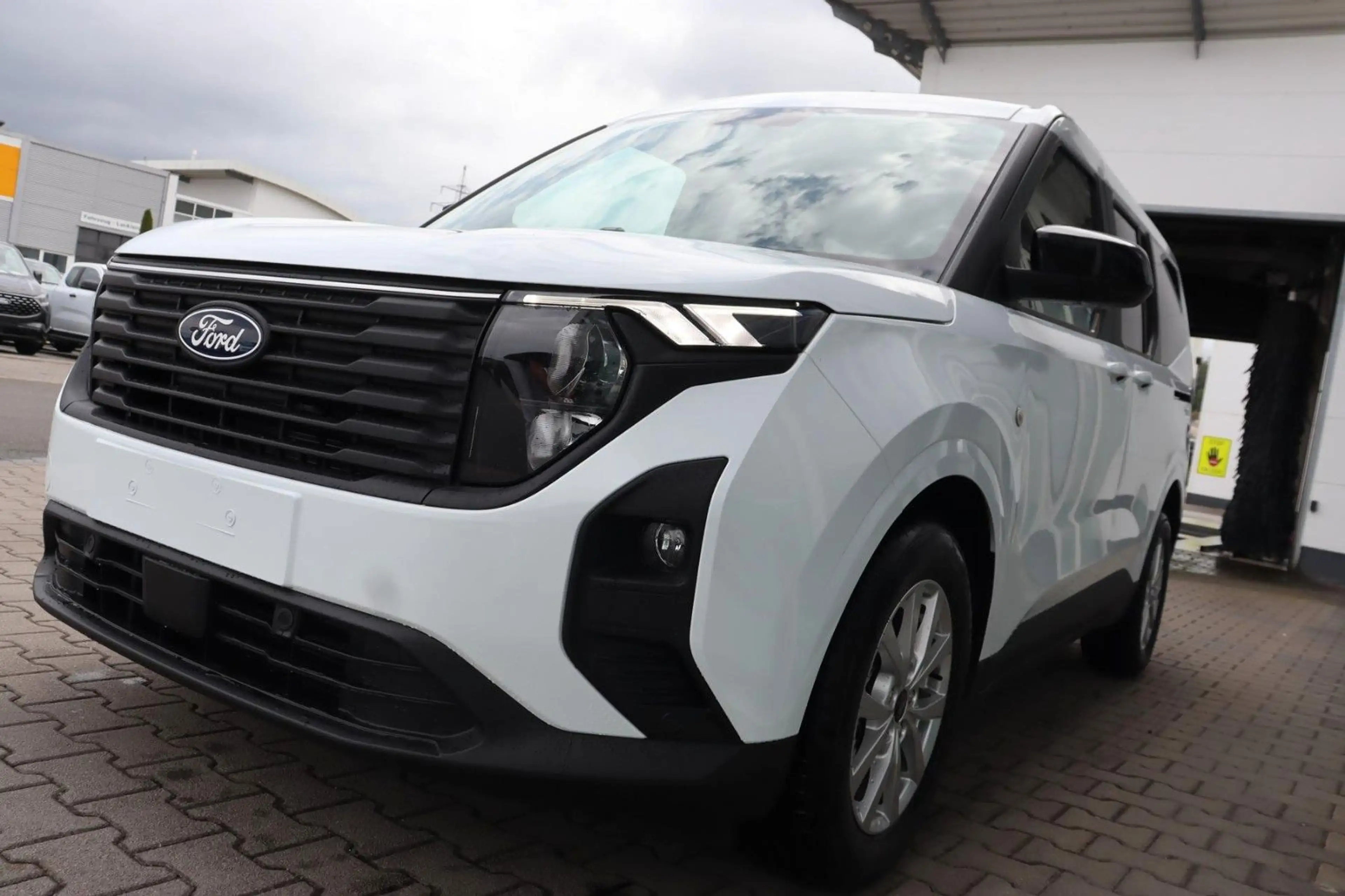 Ford Tourneo Courier Titanium 1.0 EcoB. 2,99%* AHK — photo 5