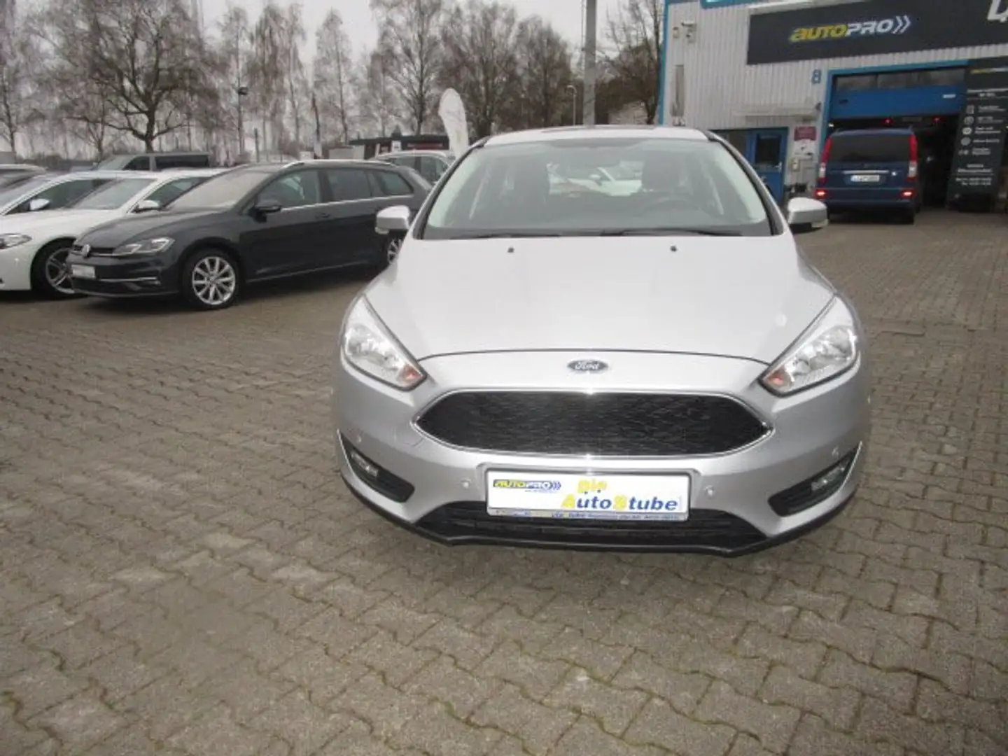 Ford Focus Business Turnier mit Klima-PDC-ESP-ABS-Met.-NAVI Silber - 2