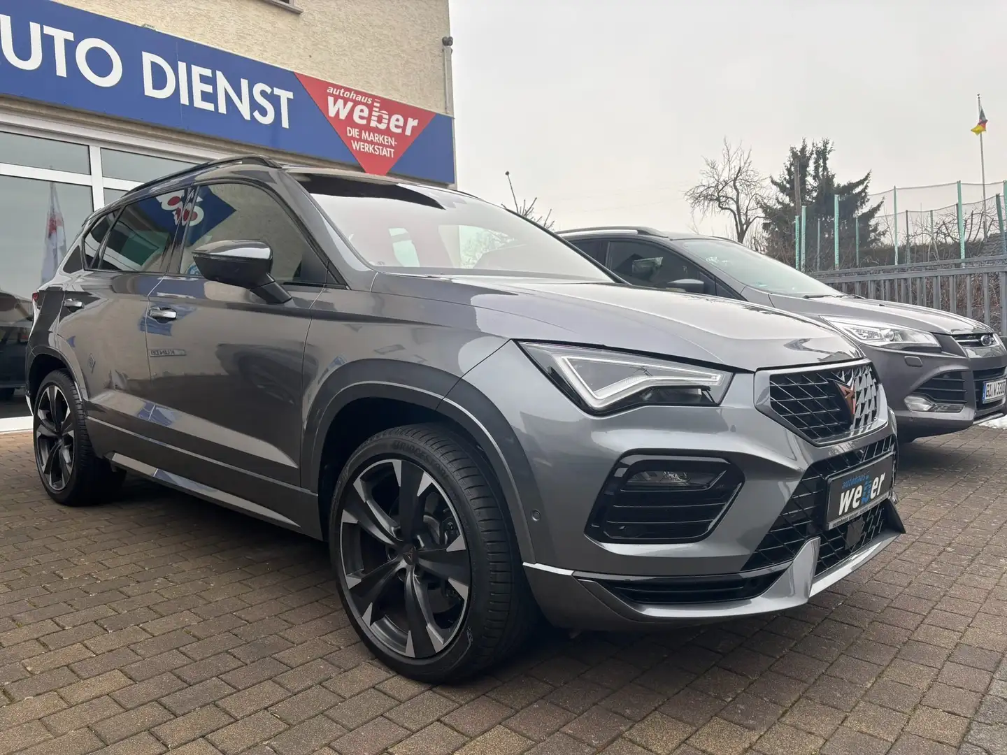 CUPRA Ateca VZ 4DRIVE*DSG*AKRAPOVIC-AGA*PANO*AHK*BEATS*360KAM Gris - 2